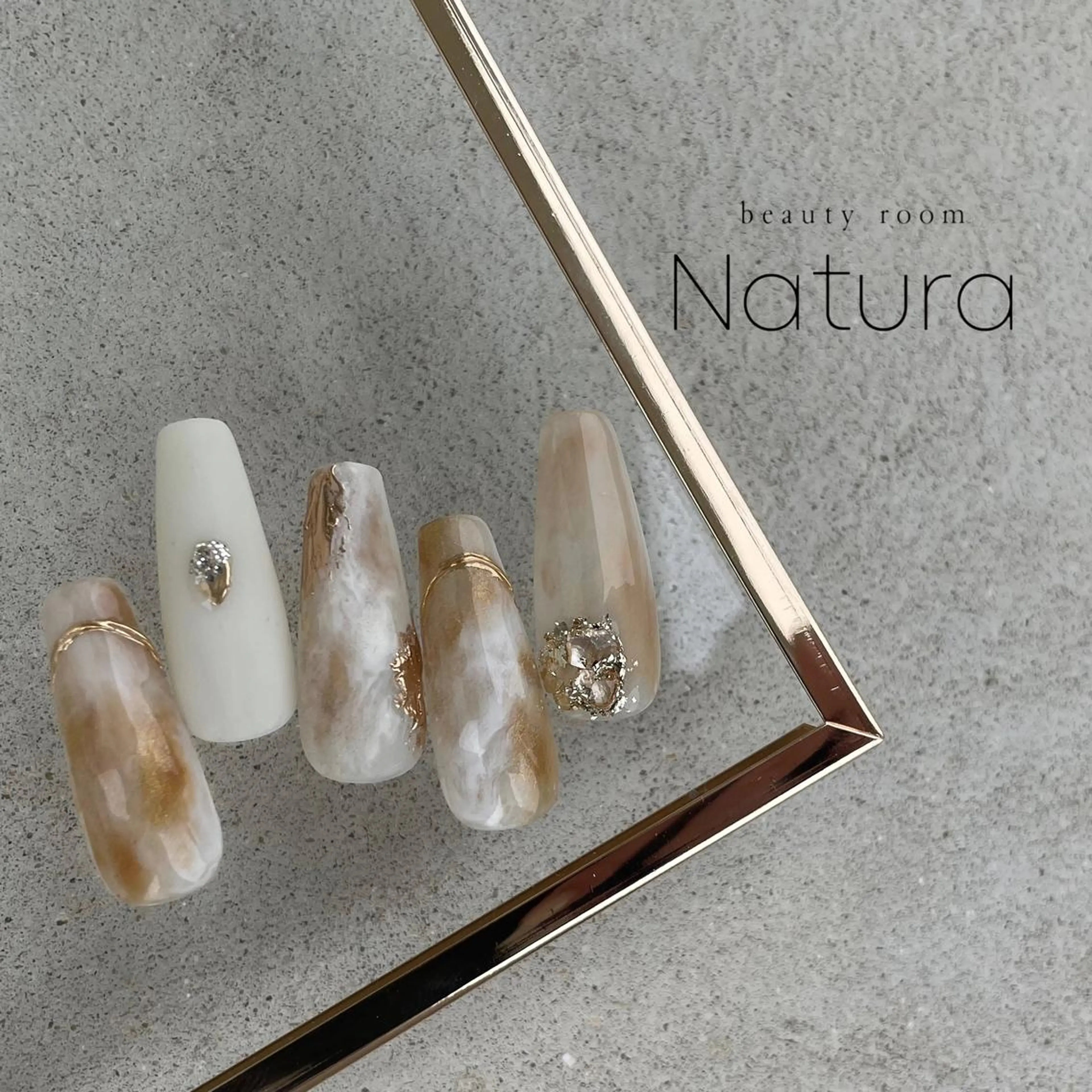 ネイル マツエク・マツパ アイブロウ ハンドネイル beautyroom Naturaのネイルデザイン