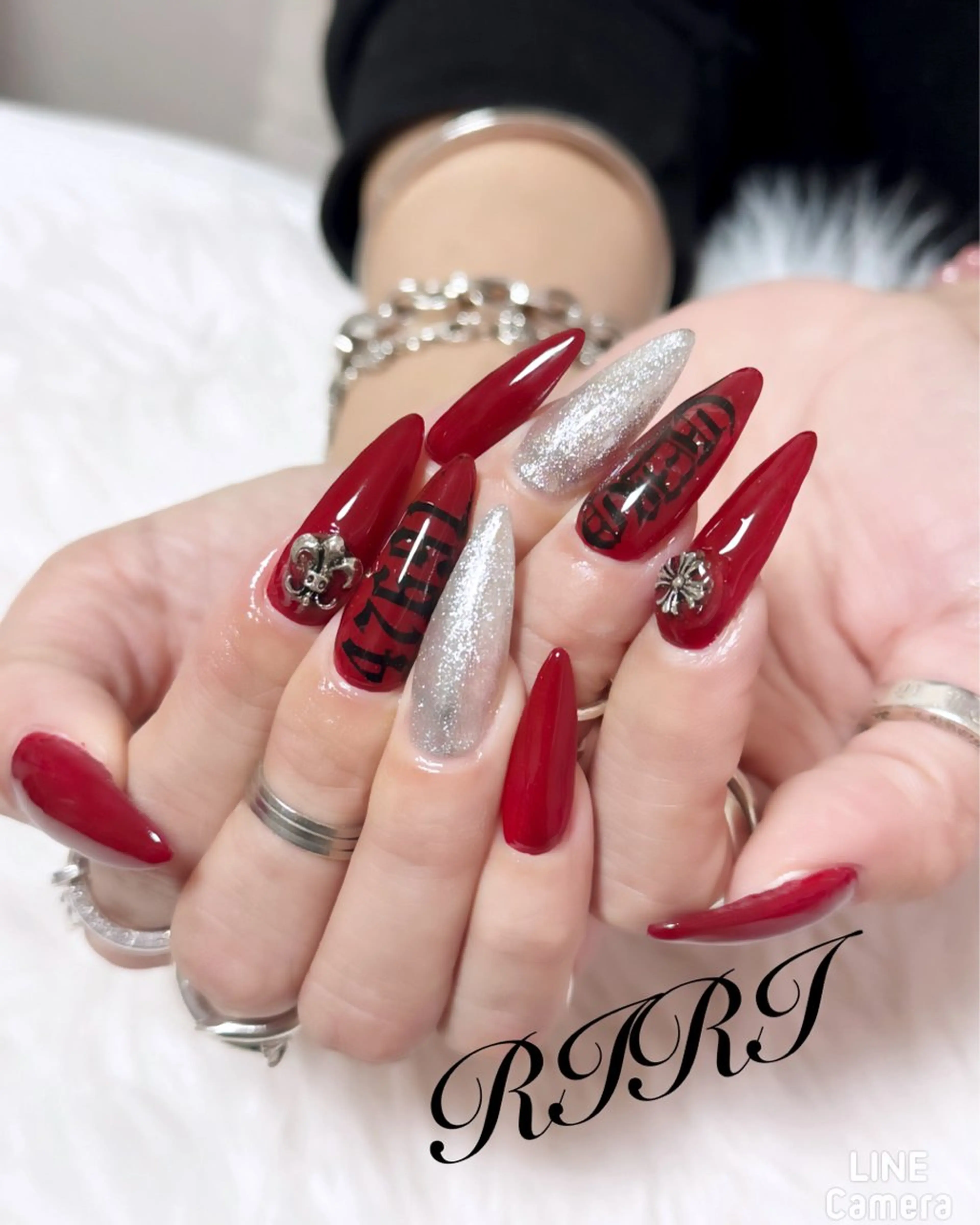 ネイル ジェルネイル ロングネイル 赤色 スカルプネイル シンプルネイル ハンドネイル riri オーナーのネイルデザイン