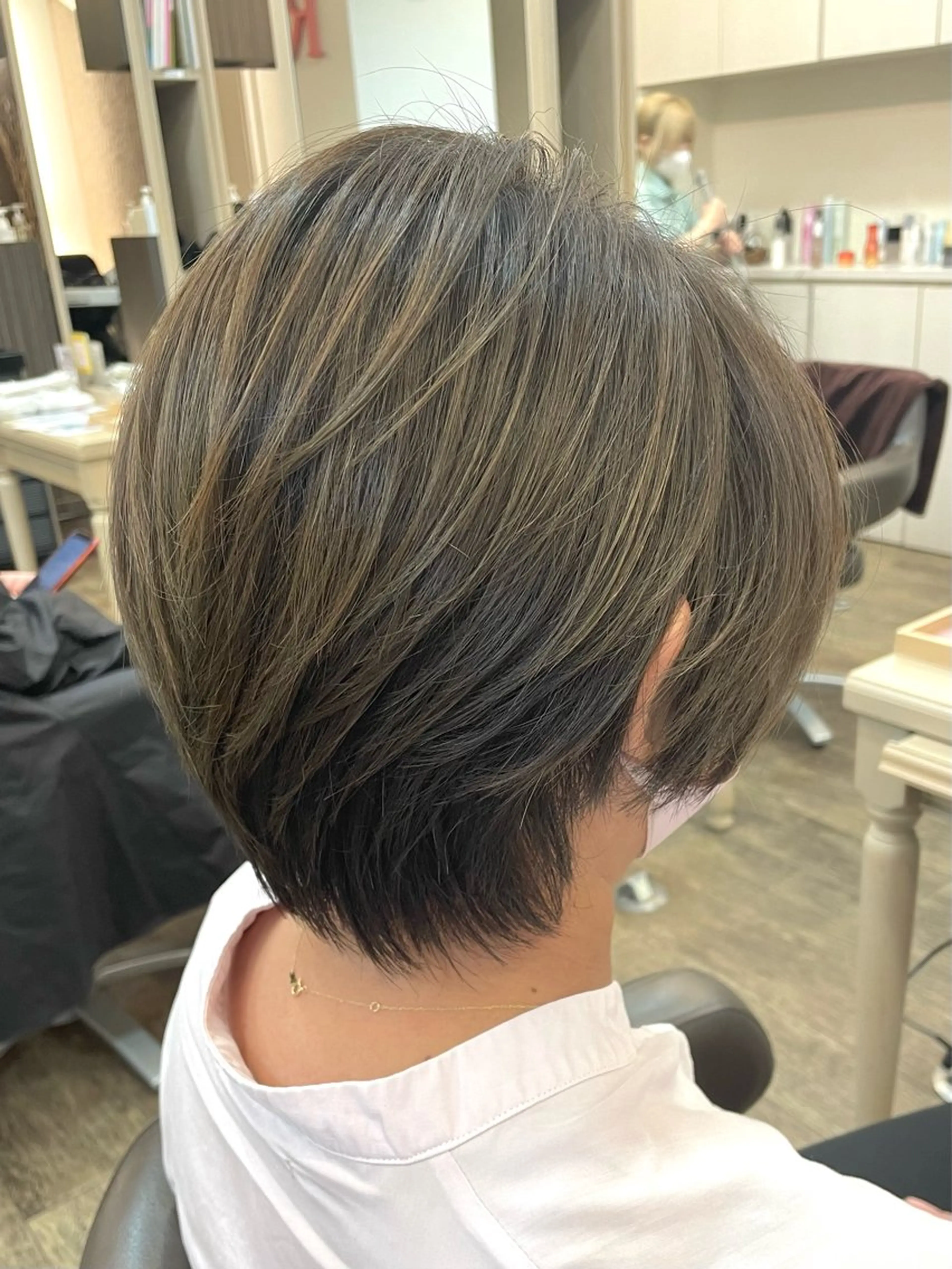 ショート カラー グレージュ オリーブグレージュ オリーブグレー ヘアカラー メンズパーマ🌀/ 中村郁未のヘアスタイル