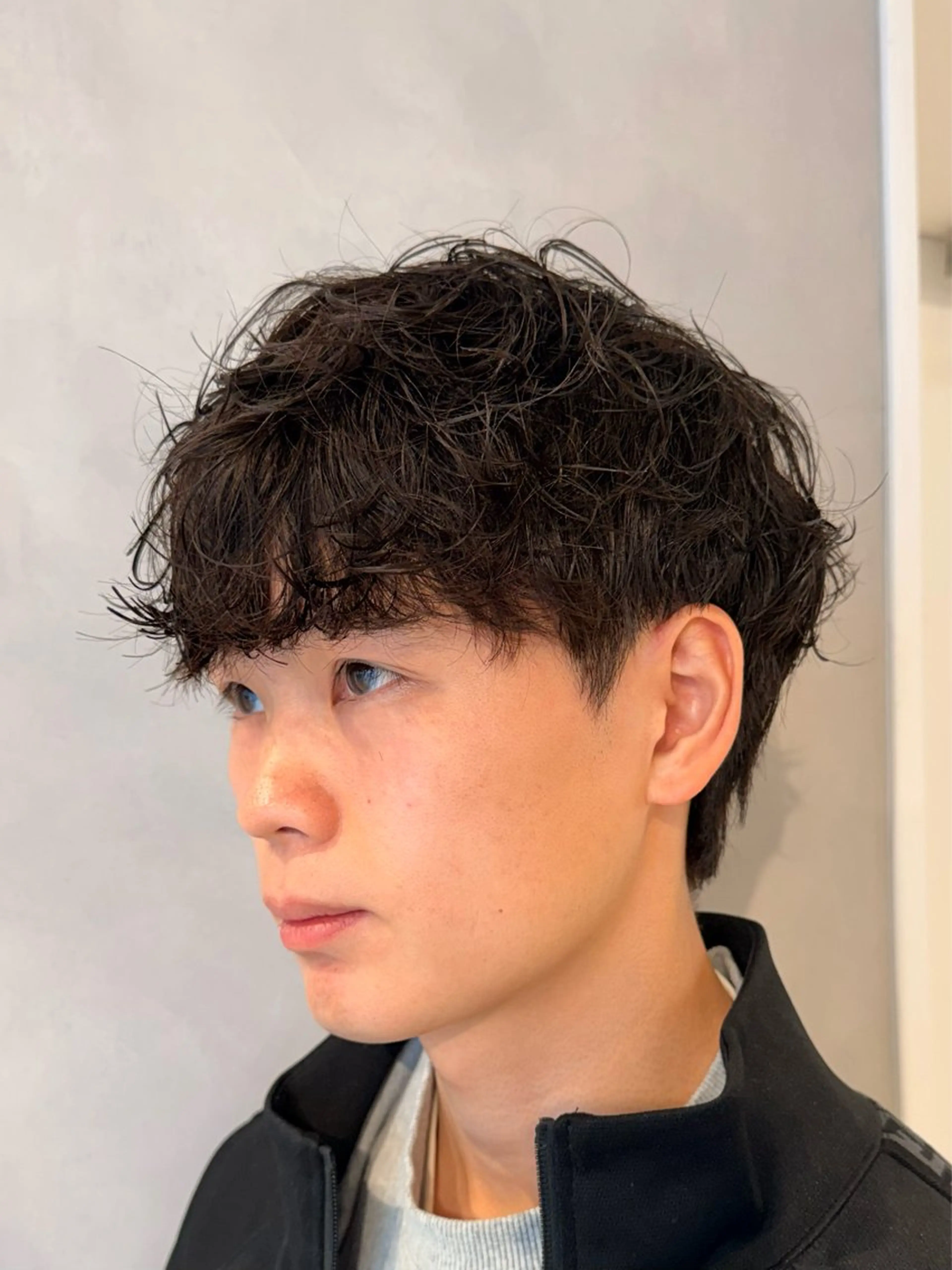 ショート パーマ メンズ パーマ 渋谷レイヤーカット/ 暖色艶カラー🩵高橋のヘアスタイル