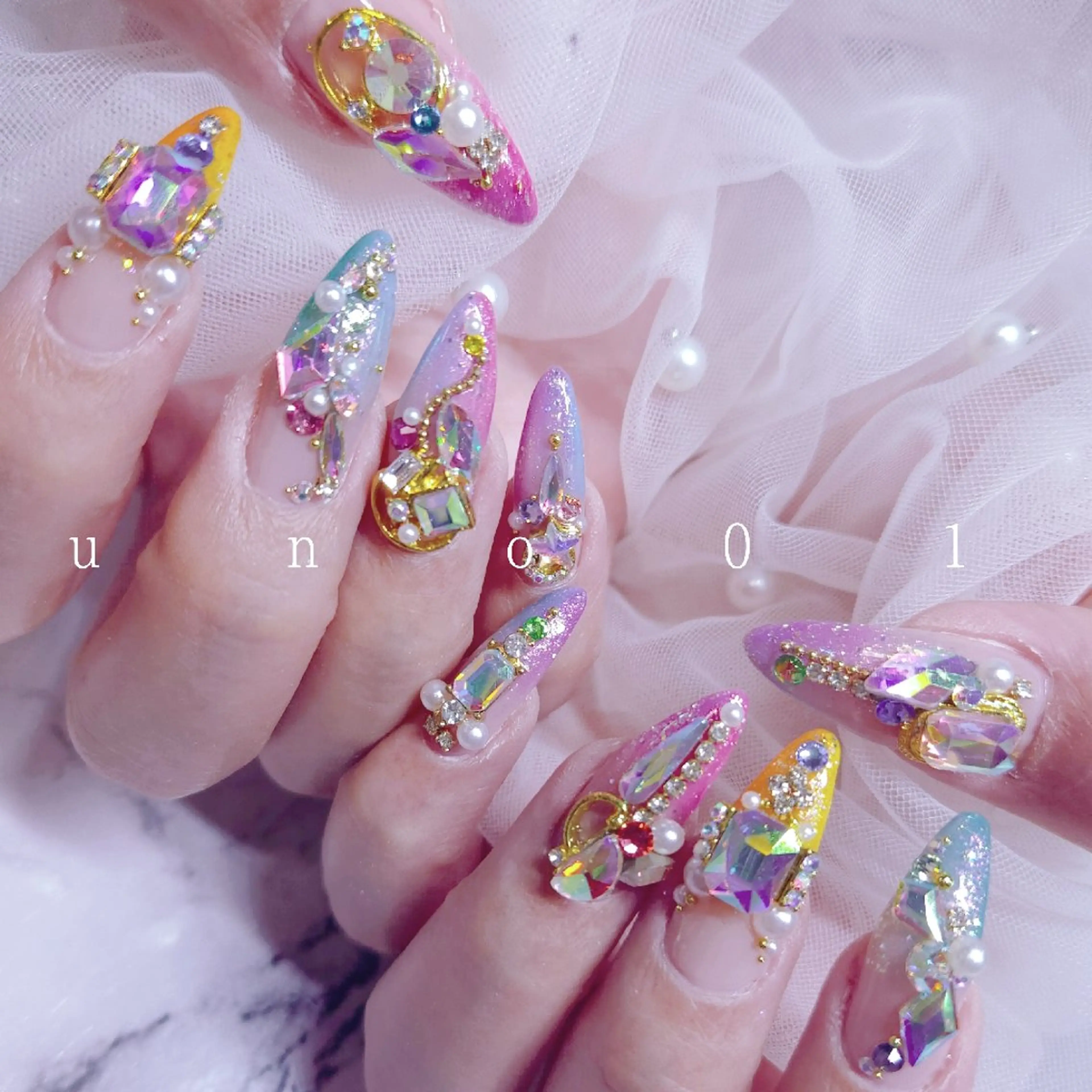 ネイル アートネイル ロングネイル ハンドネイル 梅田🦄中崎町🩵 u n o 0 1のネイルデザイン