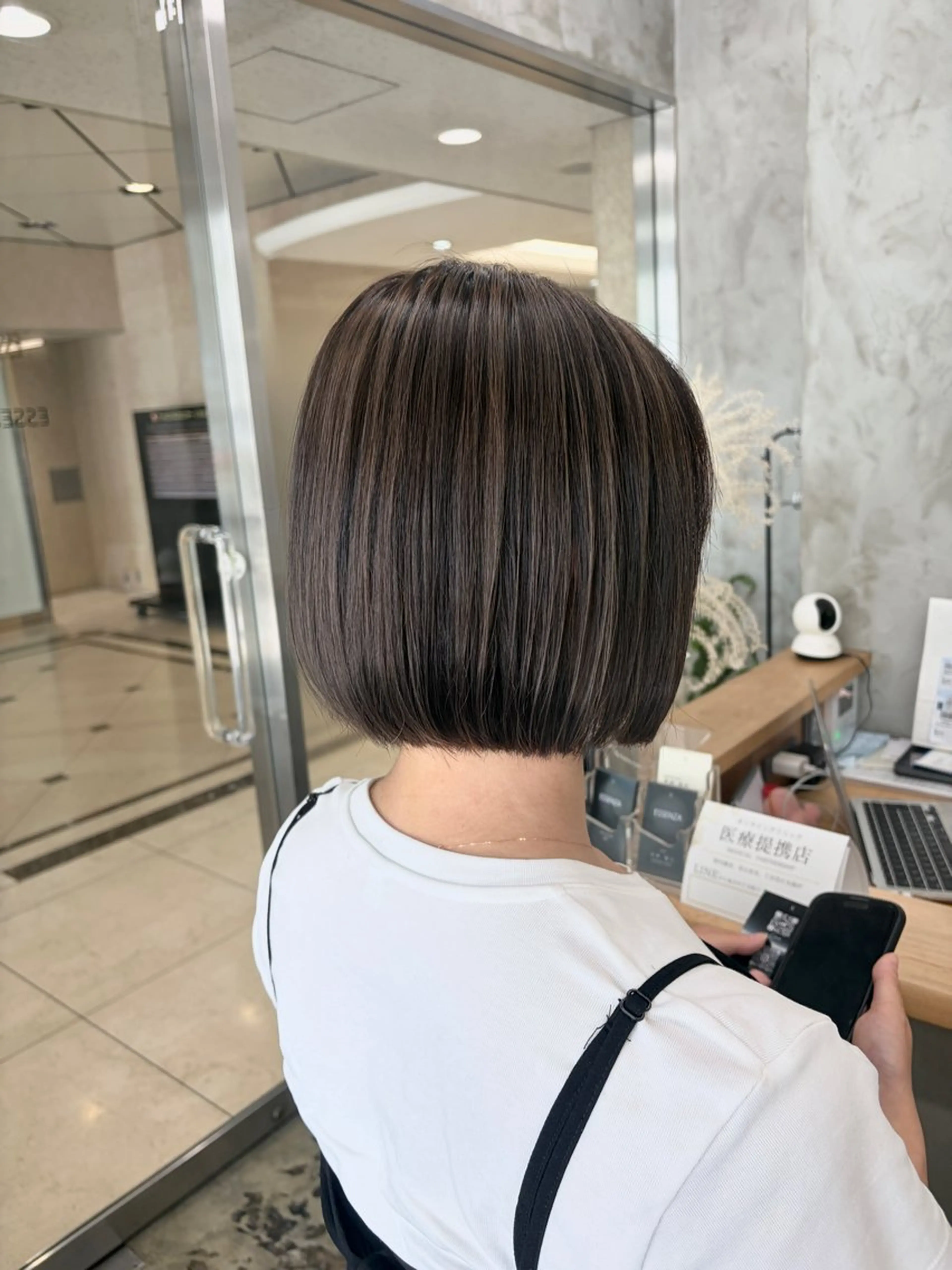 ショート 古賀/レイヤーボブ /ハッシュカットのヘアスタイル