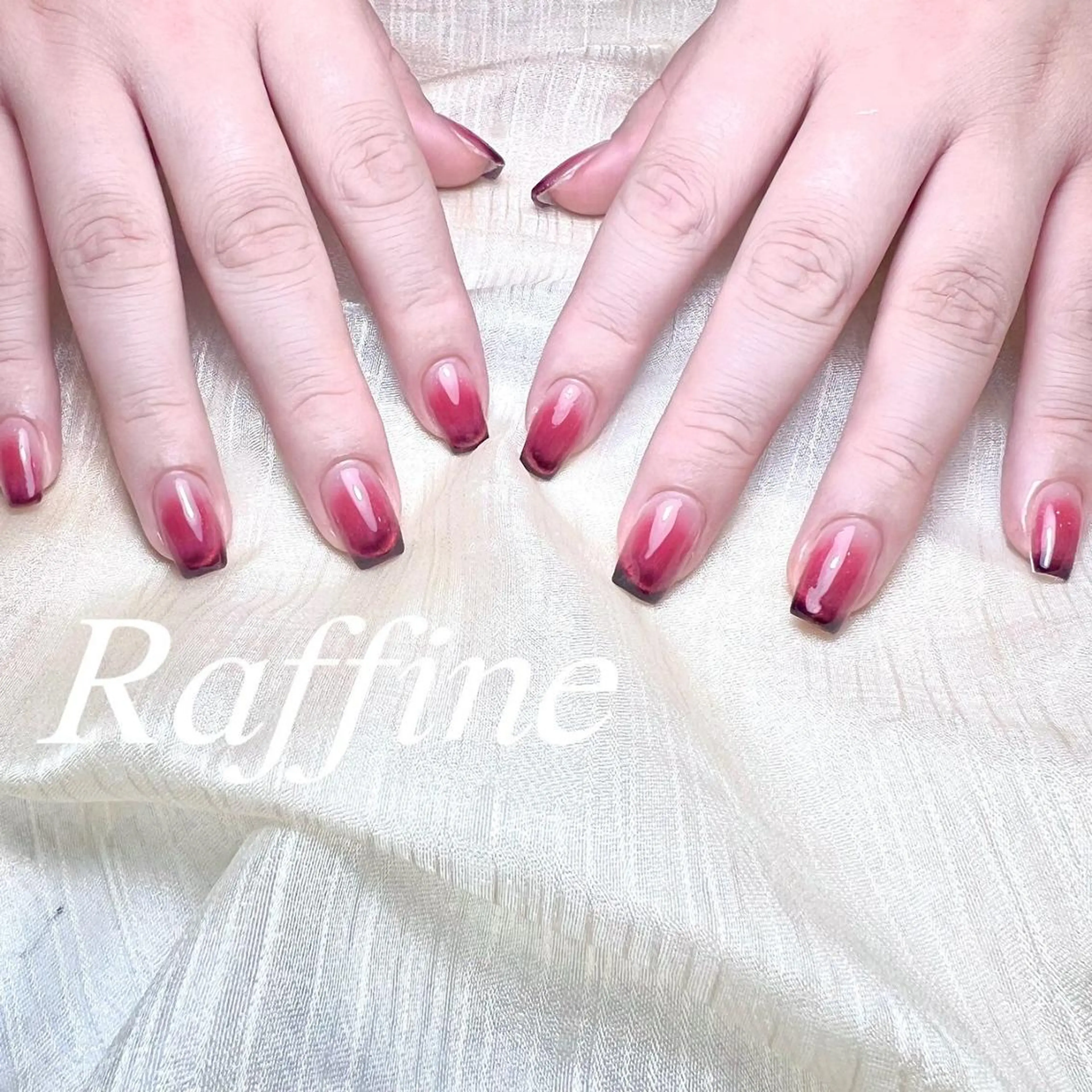 ネイル RAFFINE haru🦋🩵のネイルデザイン