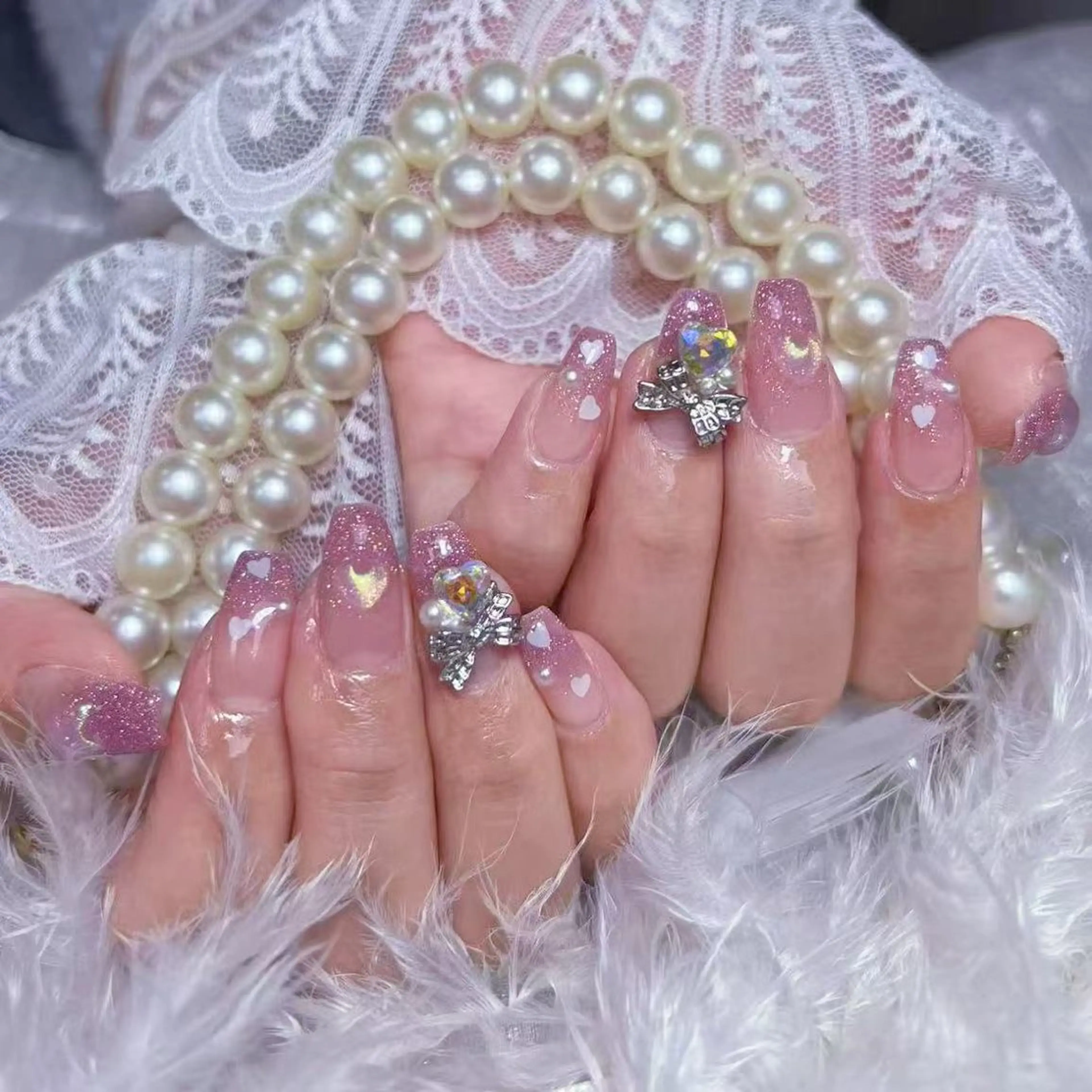 ネイル アートネイル オーロラネイル ガーリー キラキラネイル 韓国ネイル ハンドネイル ハンドケア Asher-Yuki 🍁のネイルデザイン