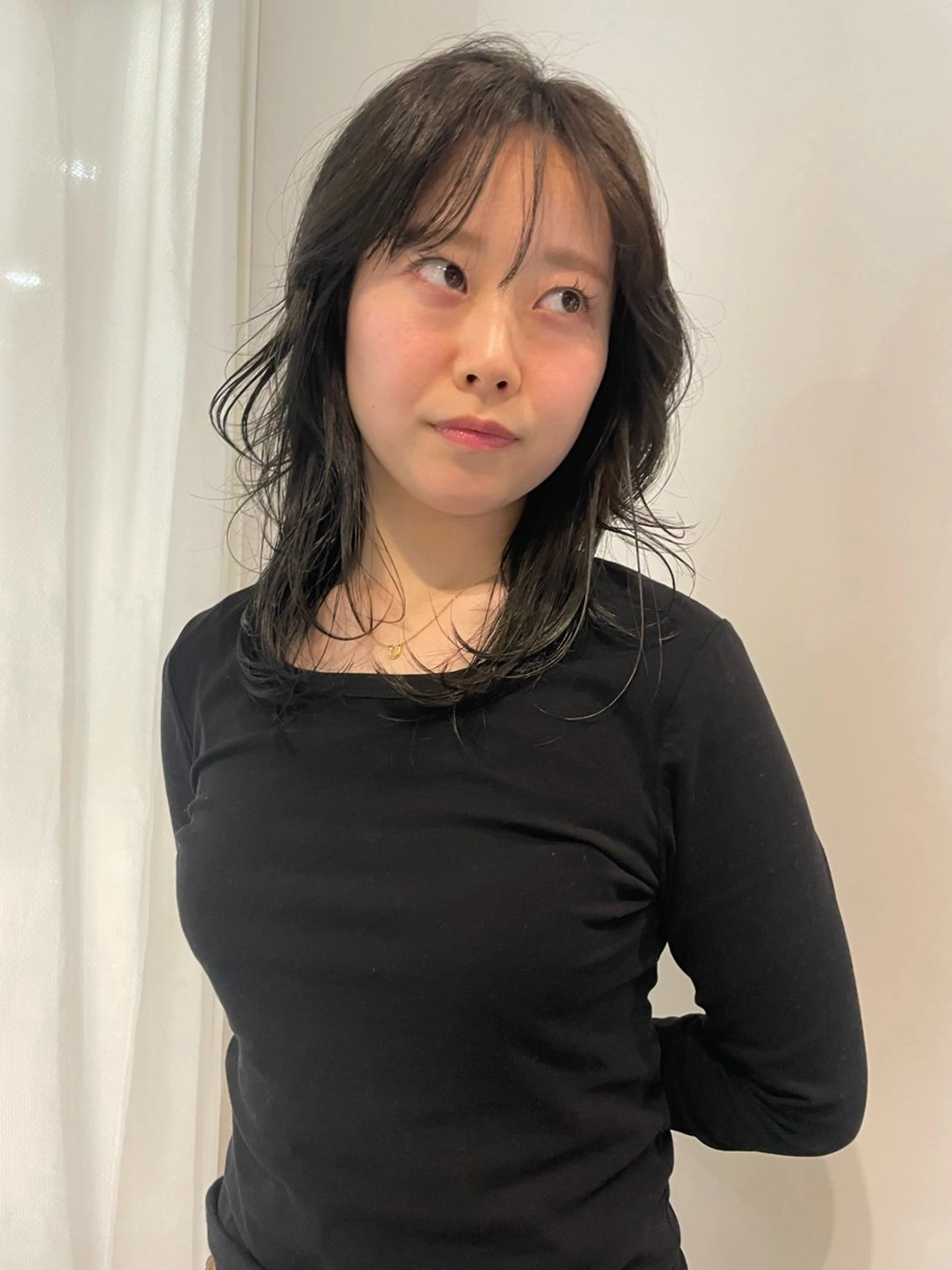 ミディアム レイヤーカット カット ヘアカラー 熊崎 葵のヘアスタイル