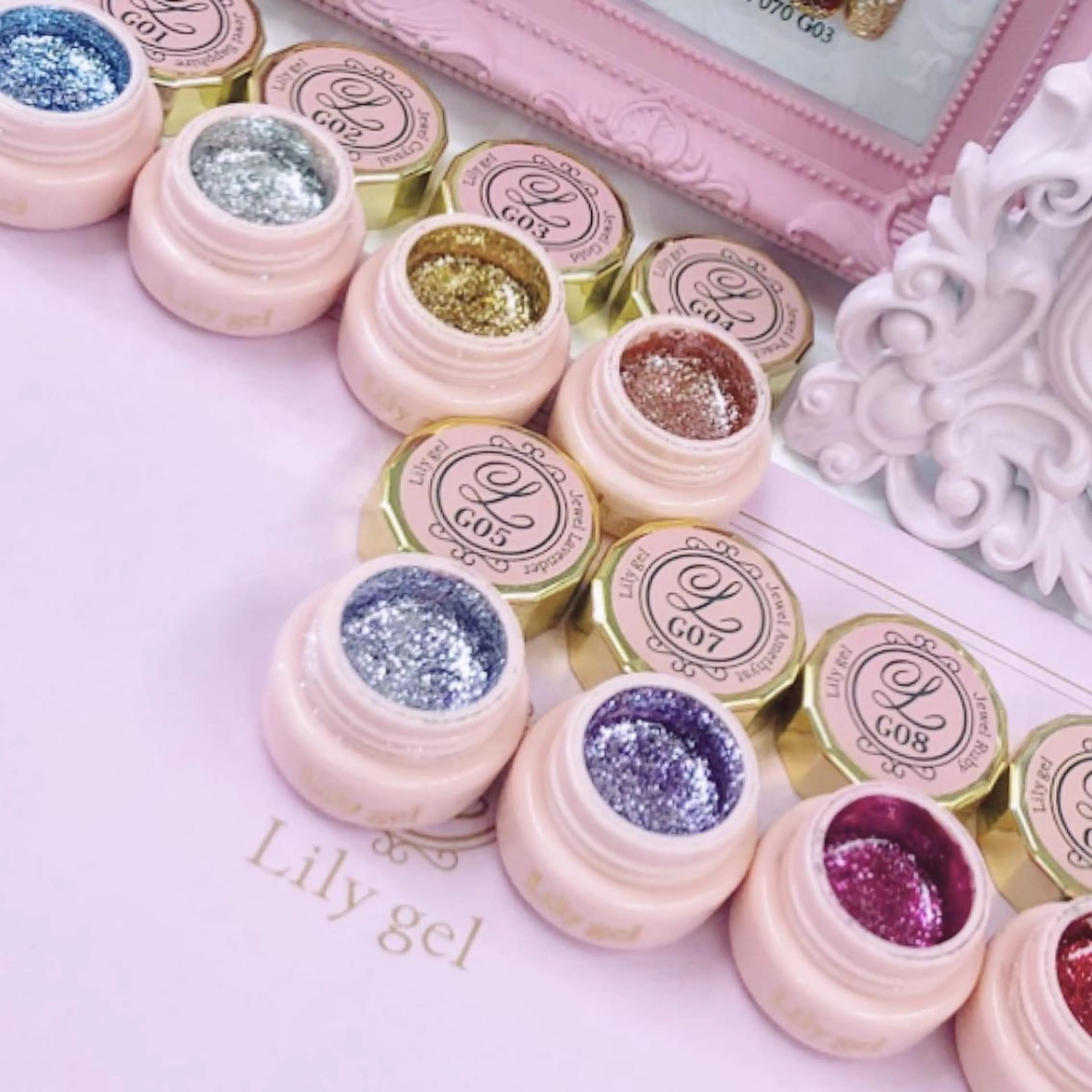 ネイル フットネイル ジェルネイル ラメ(グリッター) フットネイル 🎀 𝓡𝓪𝓶のネイルデザイン