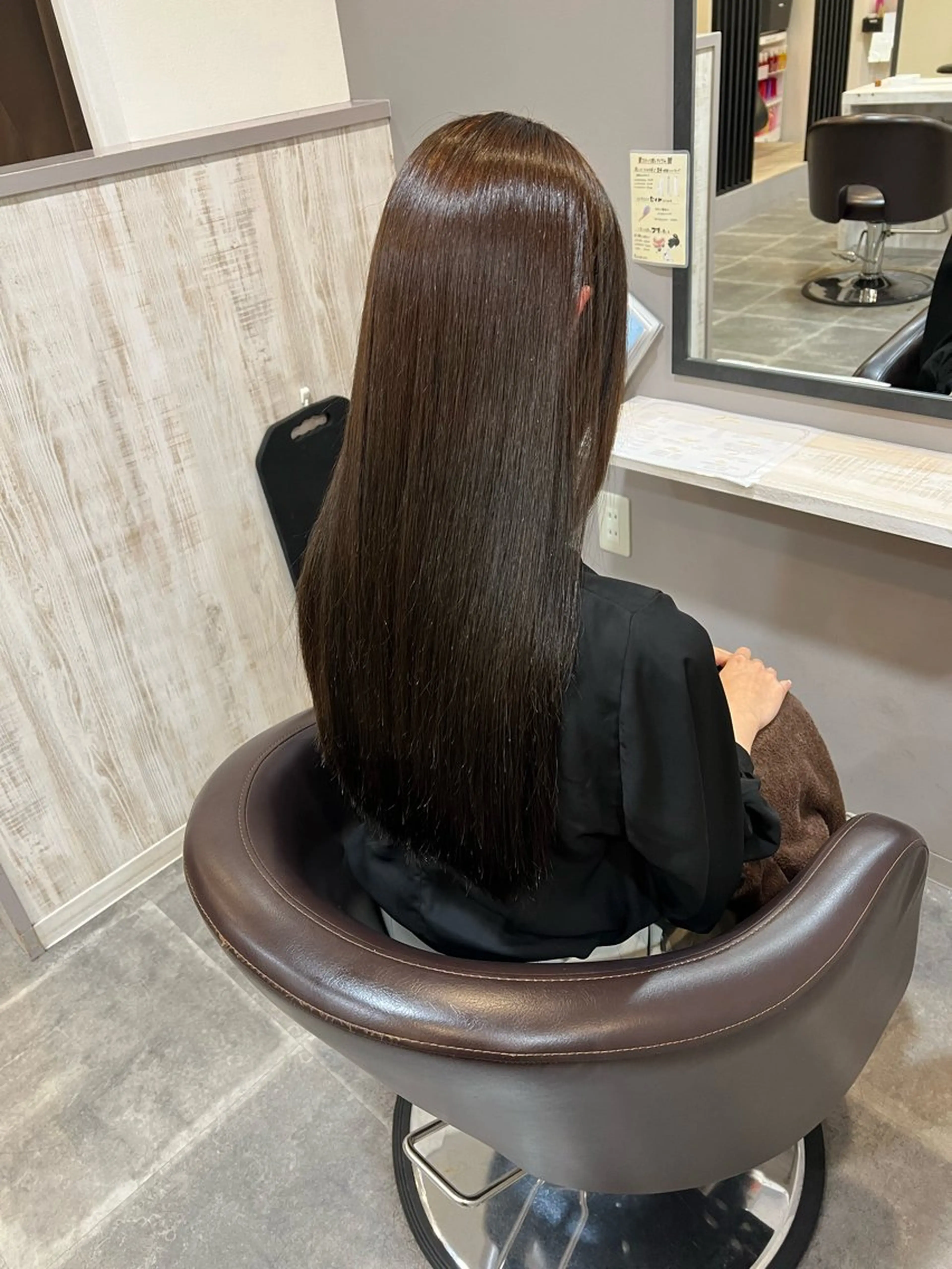 セミロング カラー 叶 妃万里のヘアスタイル