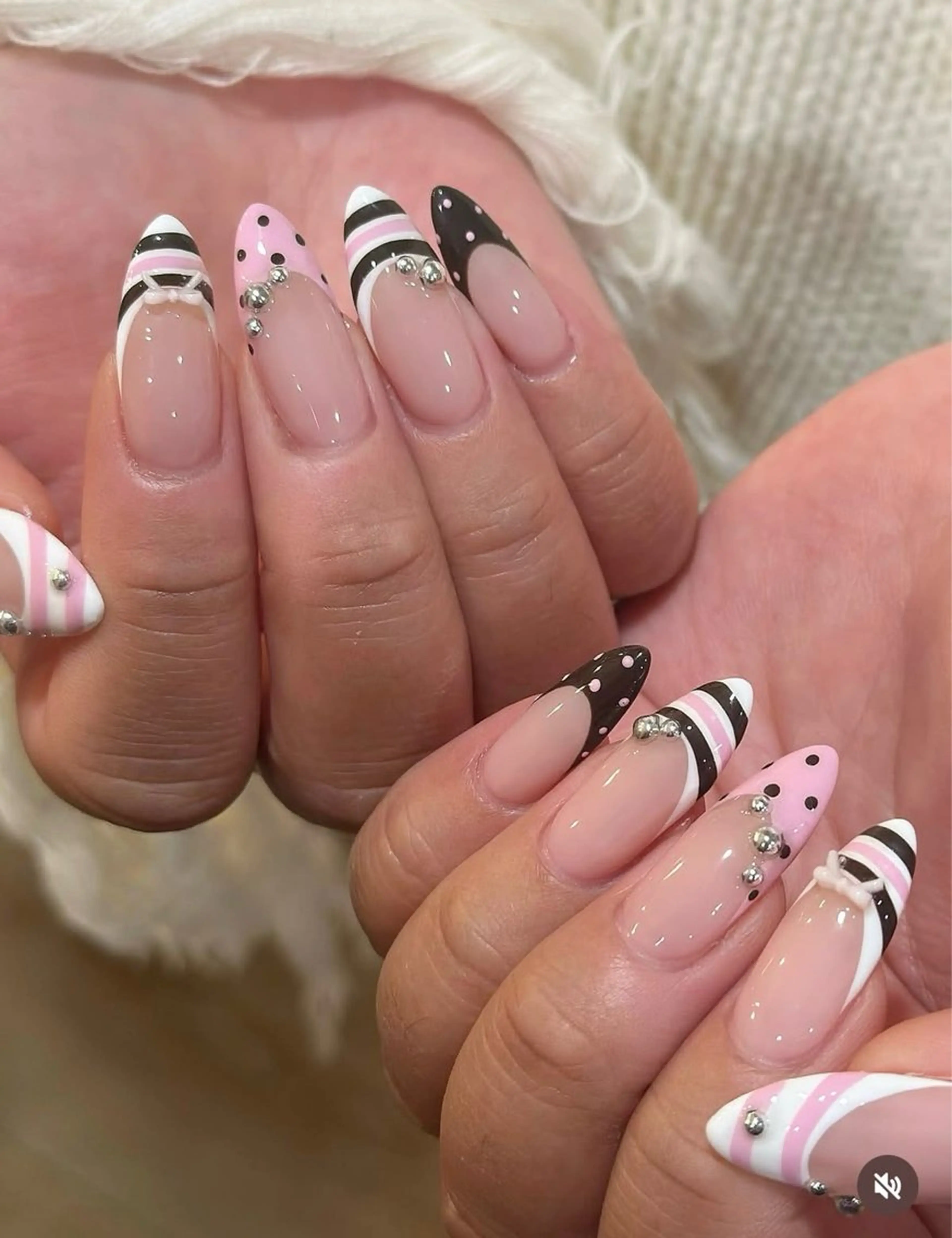 ネイル フレンチネイル ジェルネイル マグネットネイル 持ち込み ニュアンスネイル ハンドネイル Ribbonnail salonのネイルデザイン