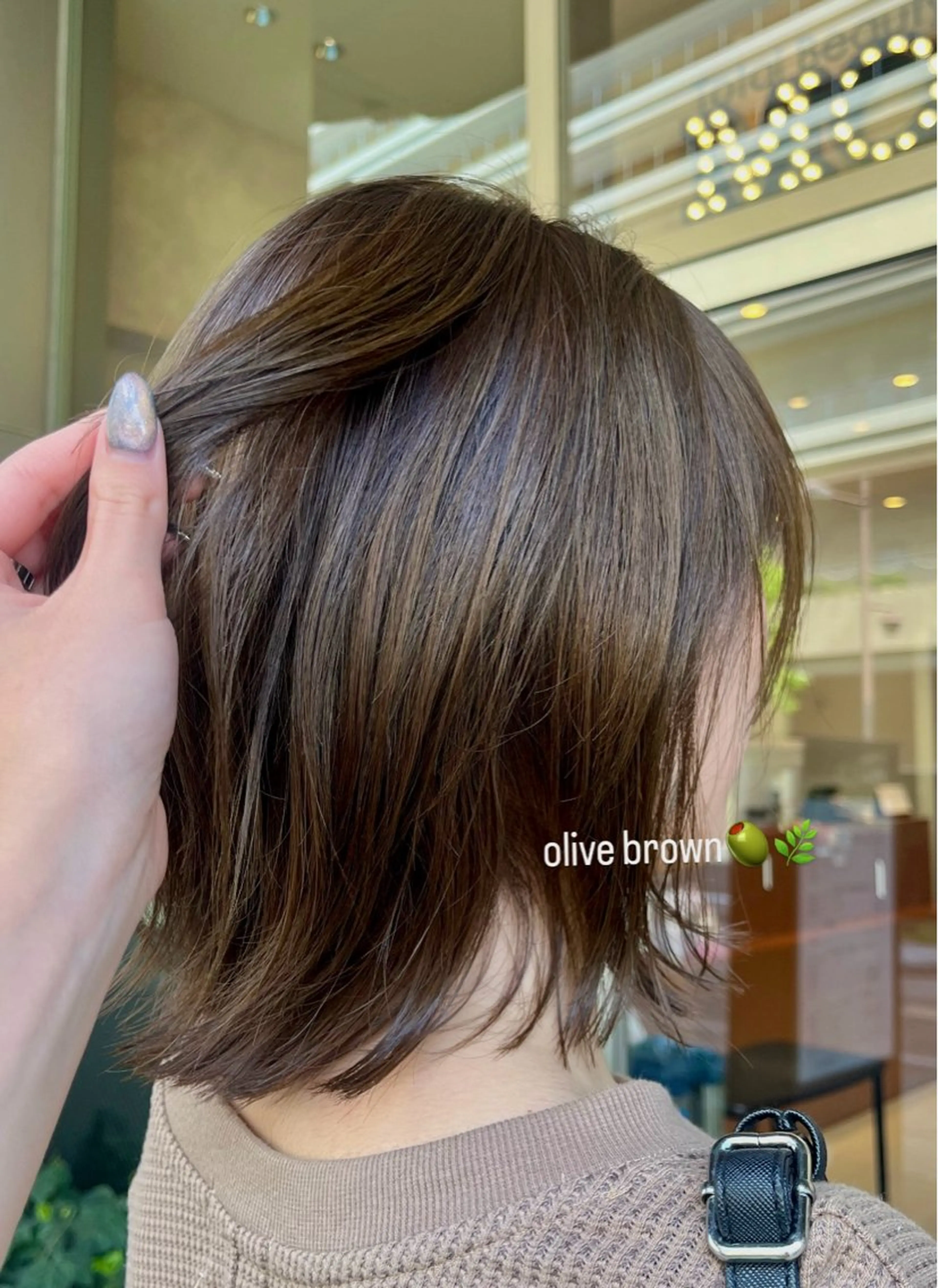 ミディアム カラー ボブレイヤー オリーブカラー ボブ レイヤーカット ルナ｜縮毛矯正 ×デザインカラー🥝のヘアスタイル