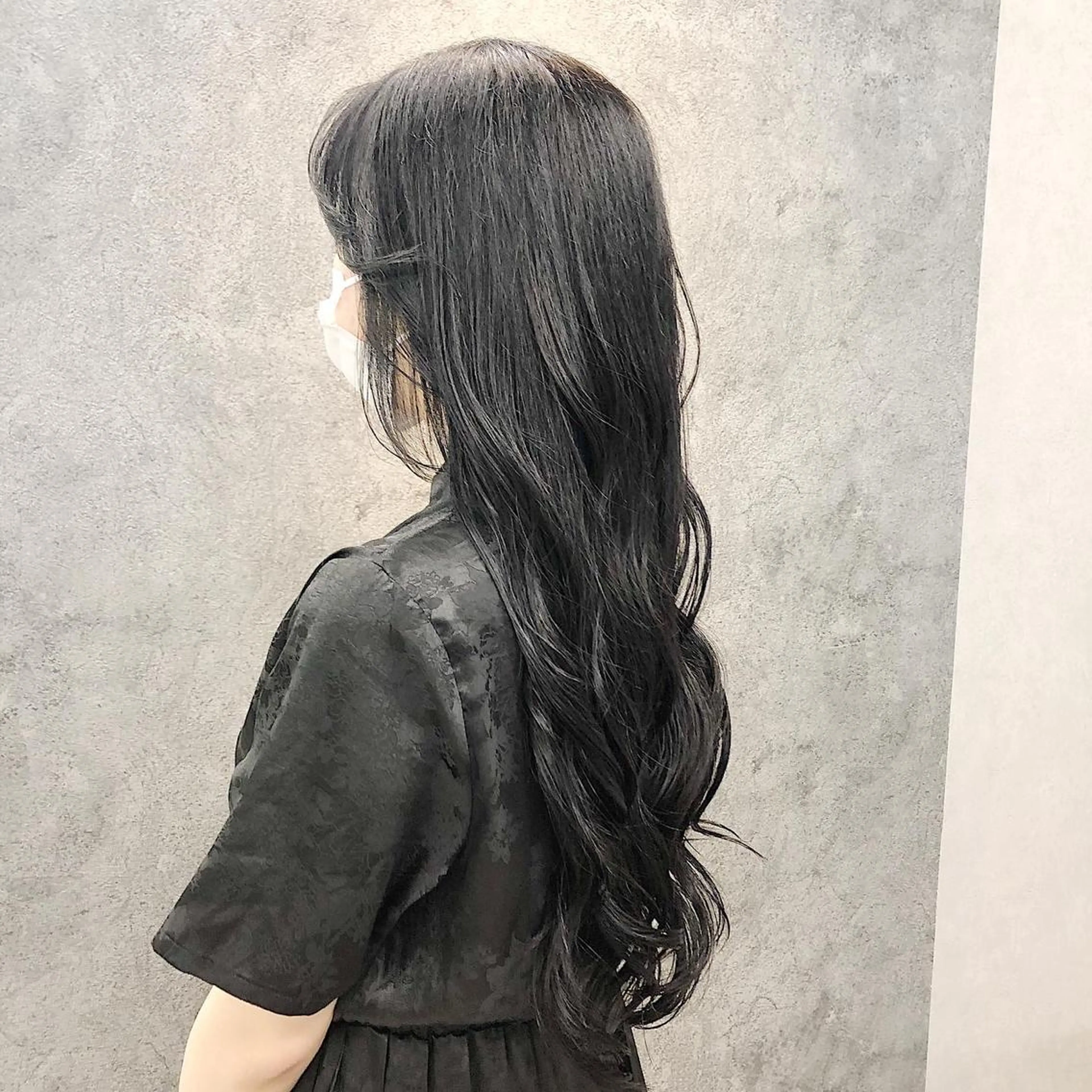 ロング 韓国風ヘア ロング オルチャンヘア カット ヘアカラー トリートメント 所渉/韓国レイヤー /ウルフカットのヘアスタイル
