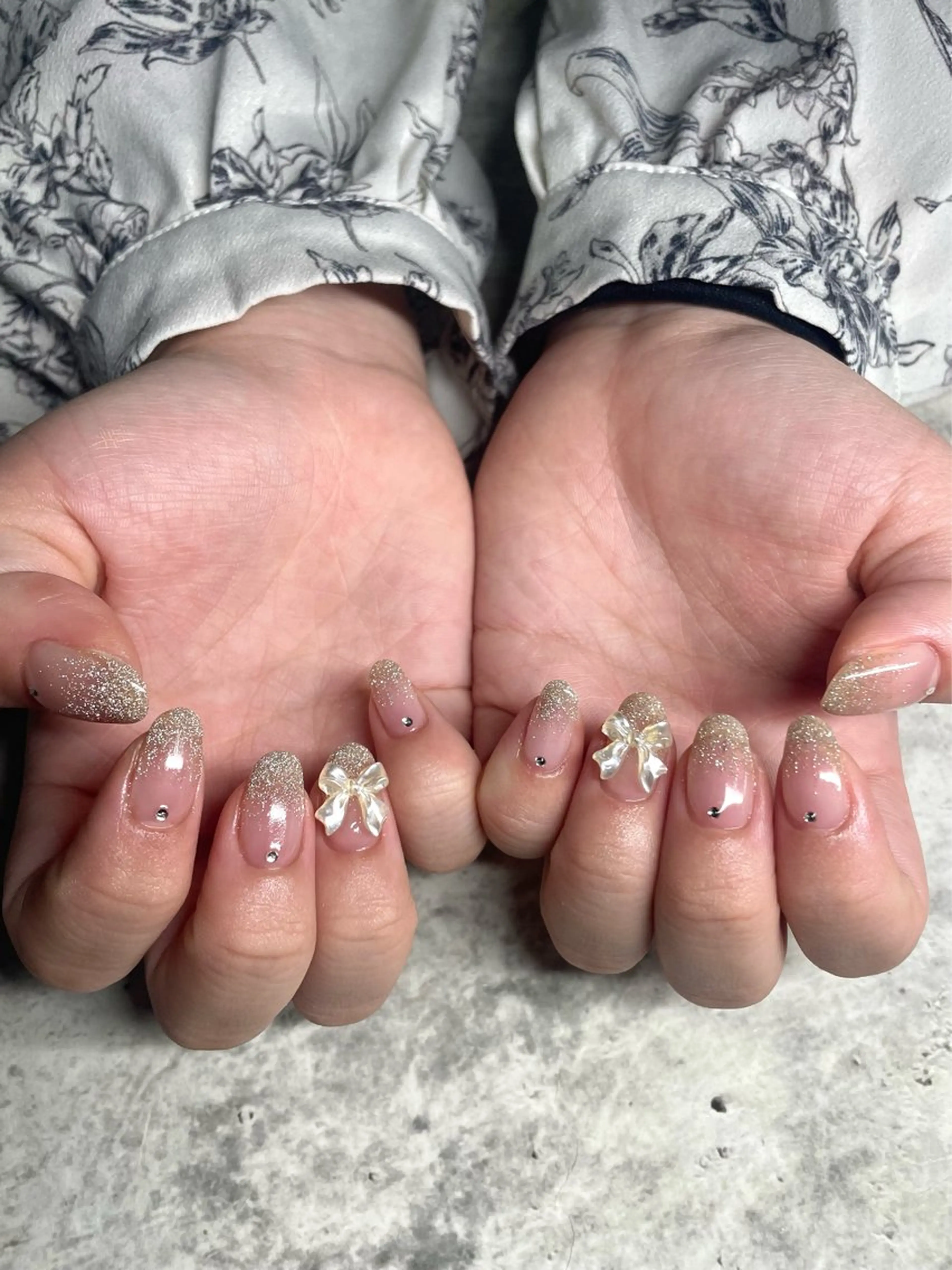 ネイル ラメ(グリッター) ラメグラデーション ハンドネイル IROHA NAIL Kurumi🪽🫧のネイルデザイン