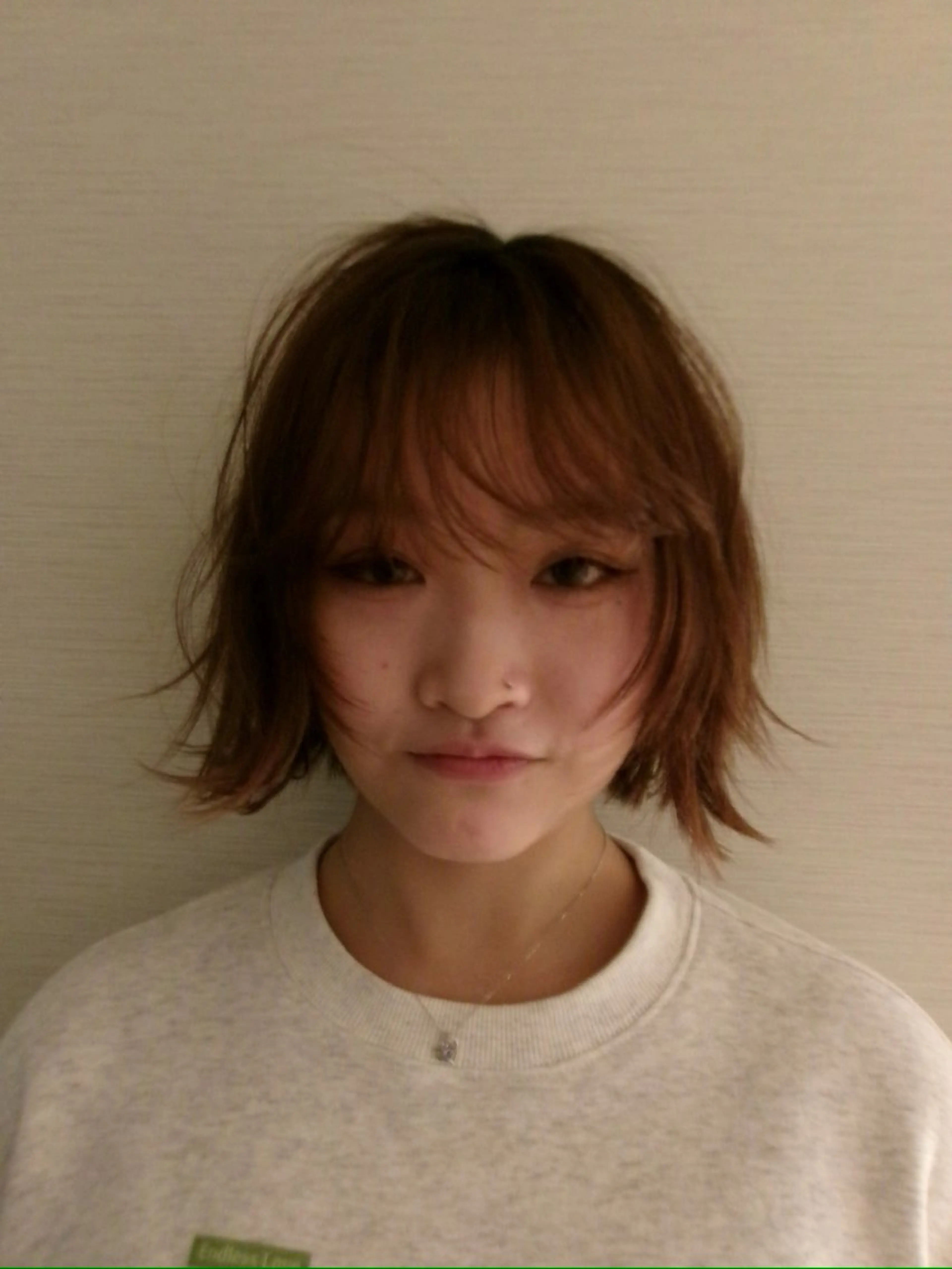 ミディアム カラー ヘアアレンジ タイトボブ個性派カラ ーAKANEのヘアスタイル