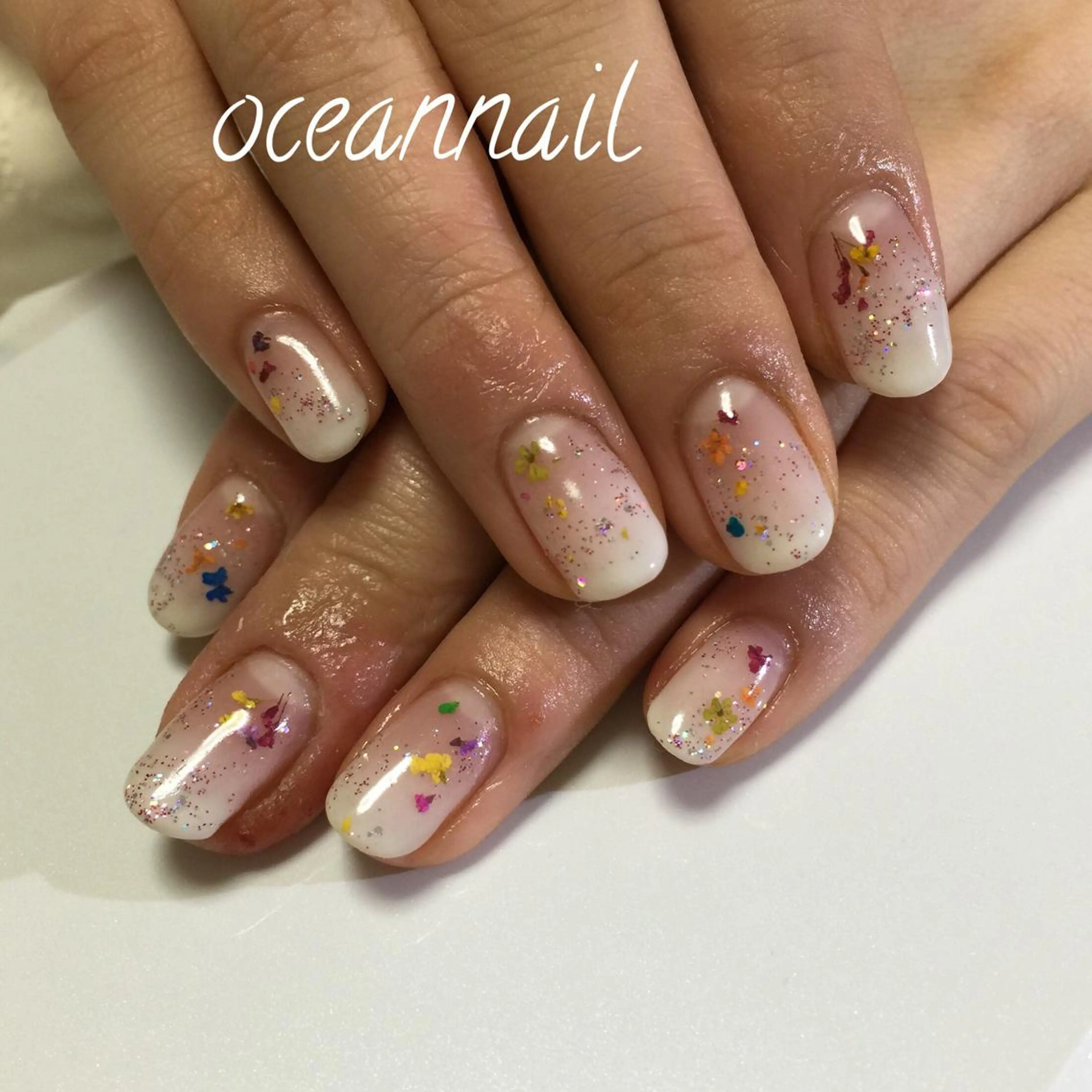 ネイル フラワーネイル グラデーション ホワイト プライベートサロン oceannailのネイルデザイン