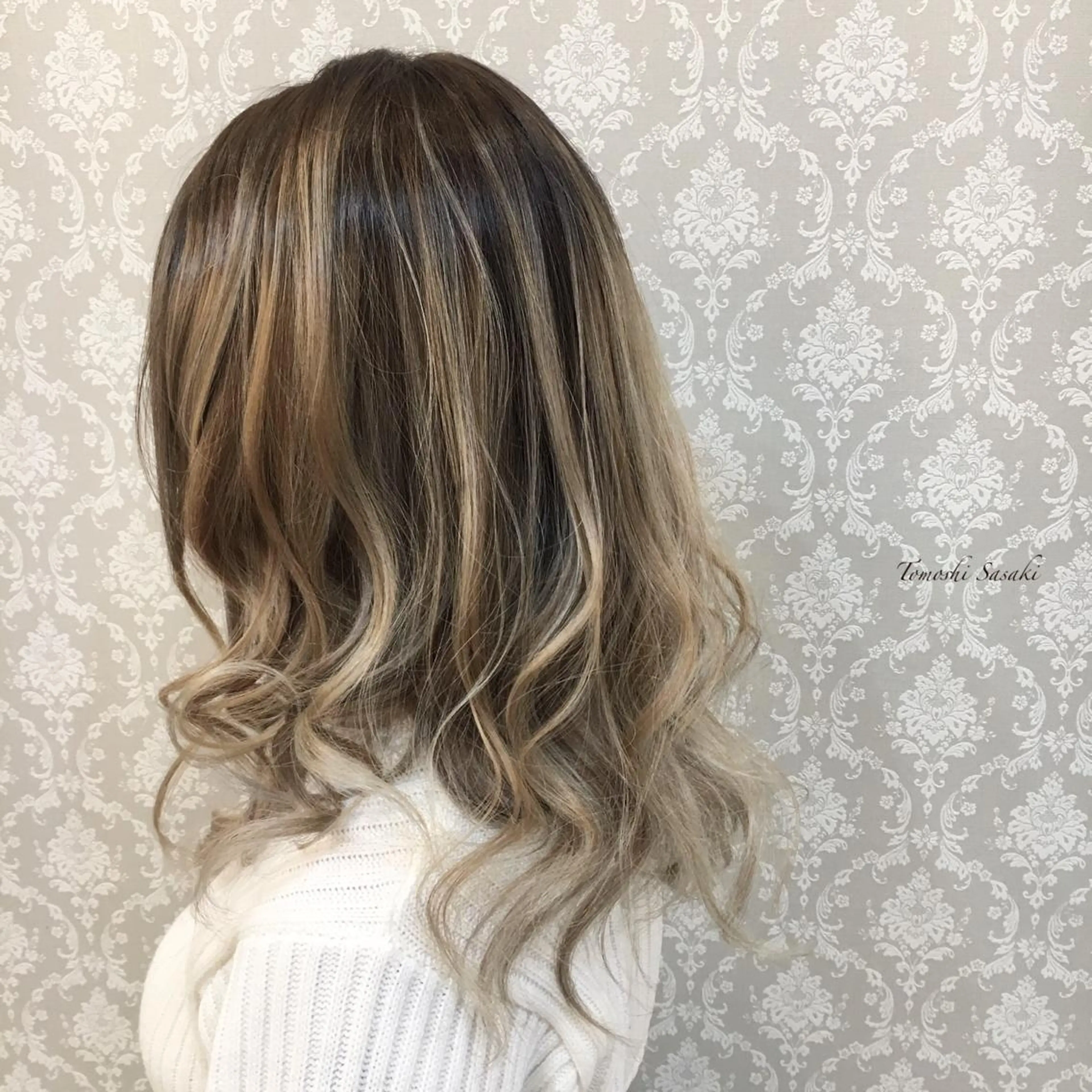 カラー バレイヤージュ ササキ トモシのヘアスタイル