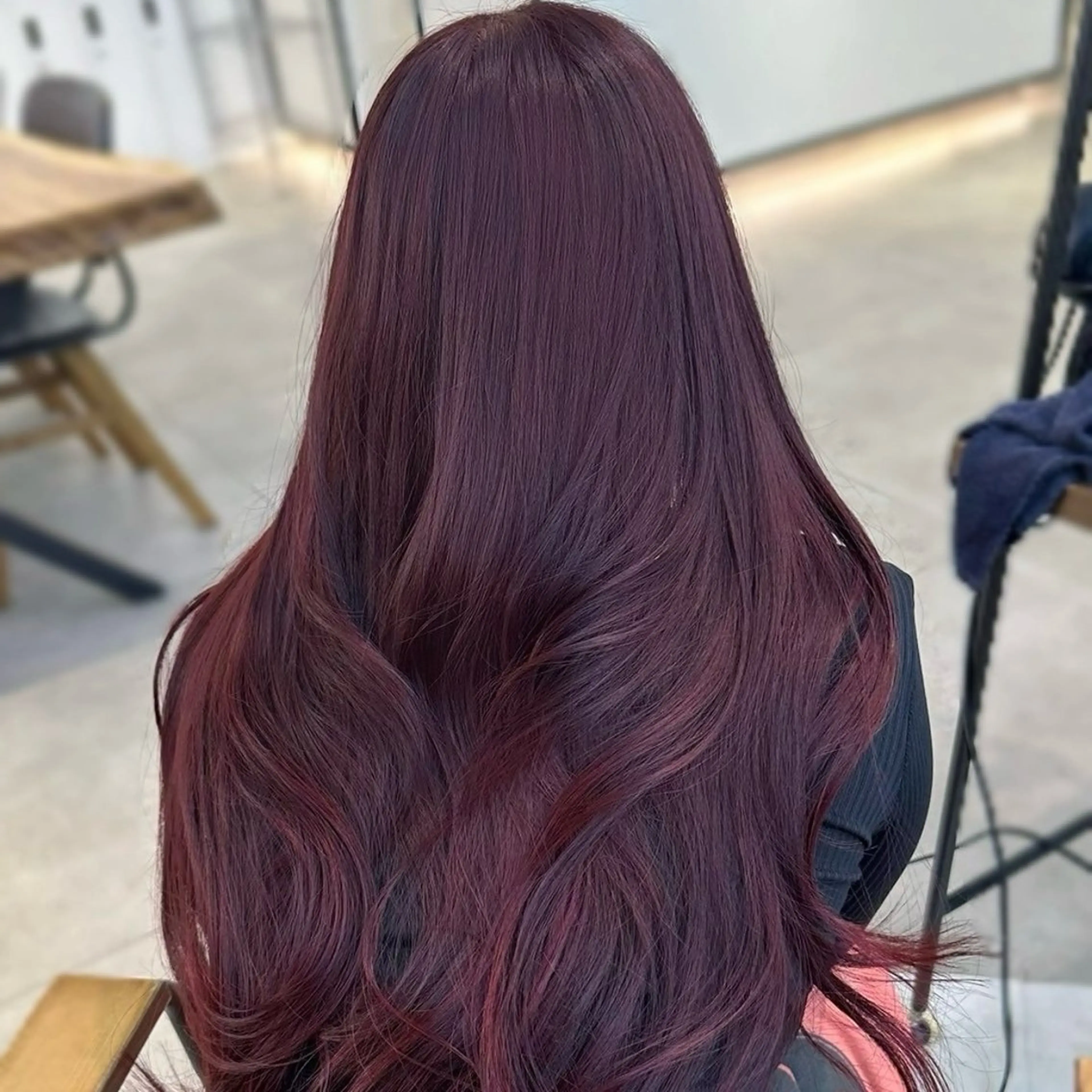 セミロング フェザー/シャドウ/ 酸性ストレートのヘアスタイル