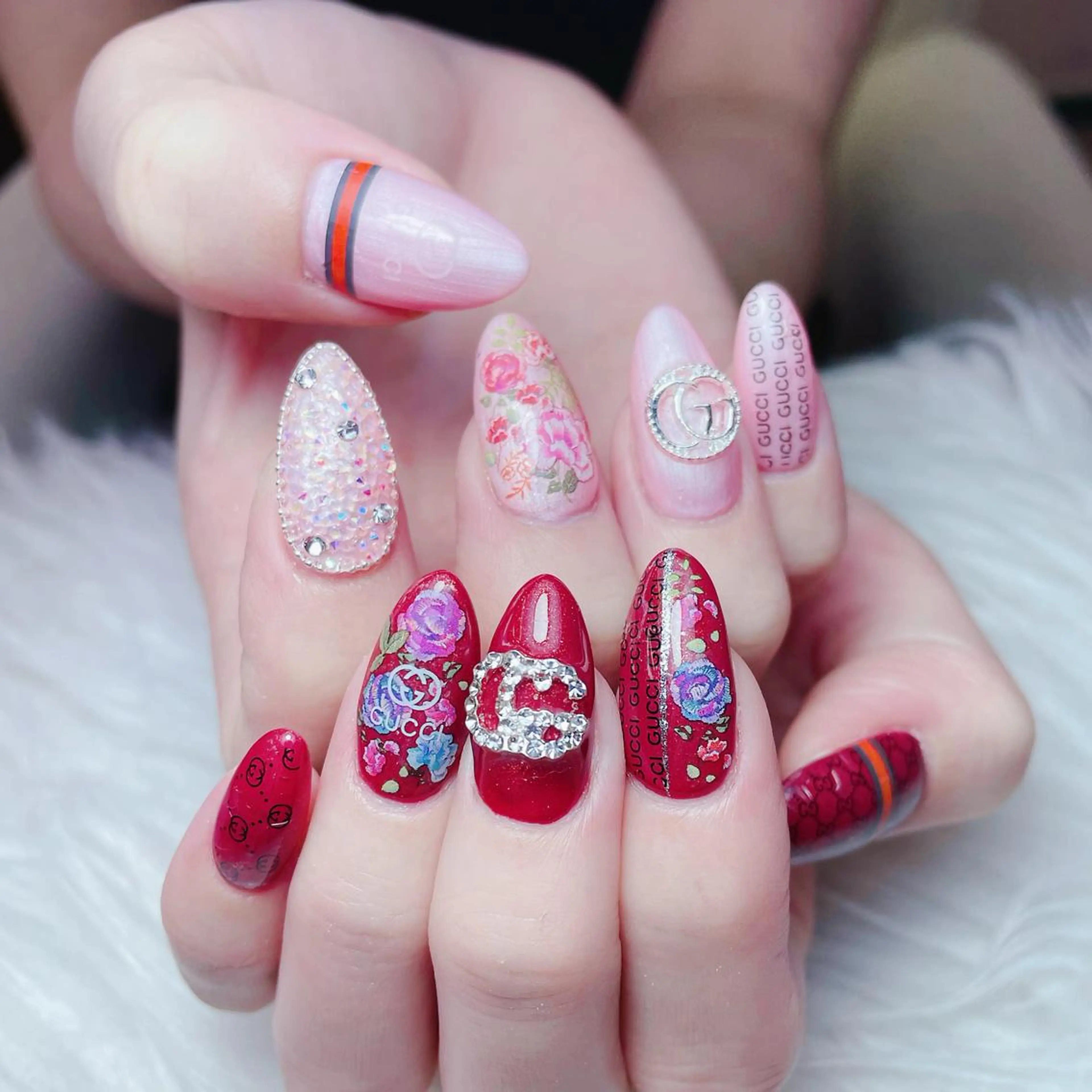 ネイル フラワーネイル グラデーション キラキラネイル マグネットネイル ミラーネイル ハンドネイル NailPrincess所属・princess スカルプ専門店のネイルデザイン
