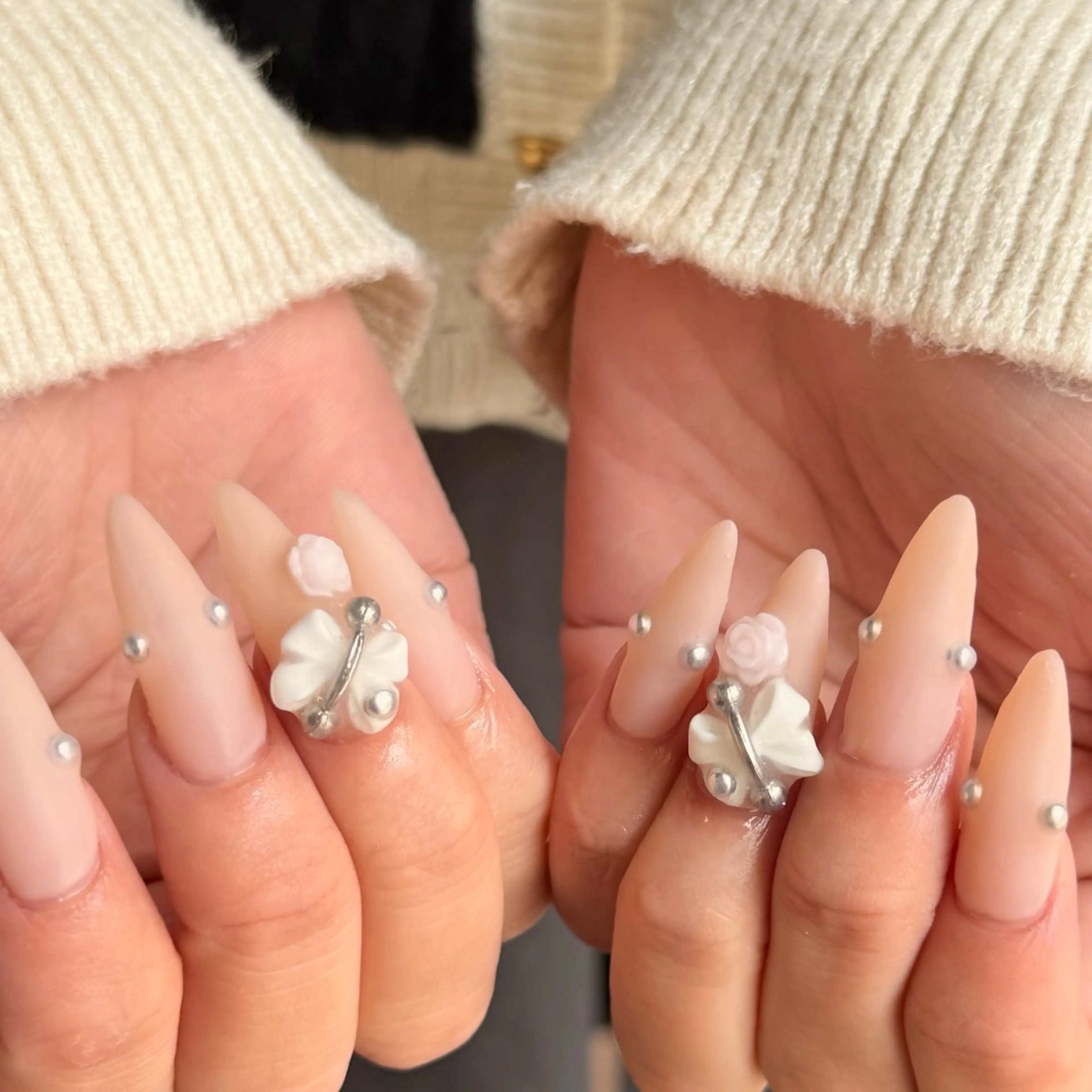 ミディアム 小川 柚香のネイルデザイン