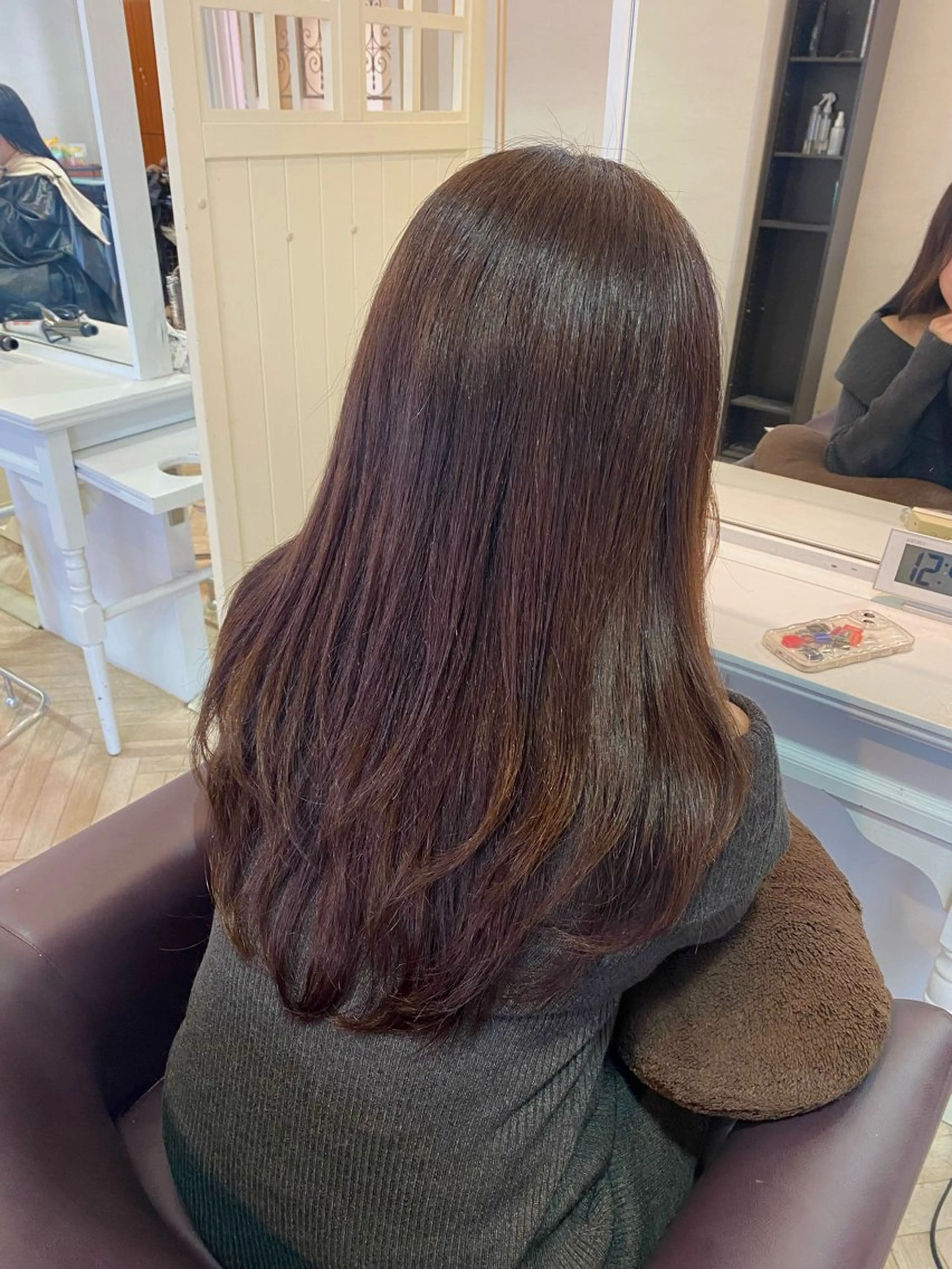ミディアム カラー ブラウンカラー カット ヘアカラー 鈴木 二依奈のヘアスタイル