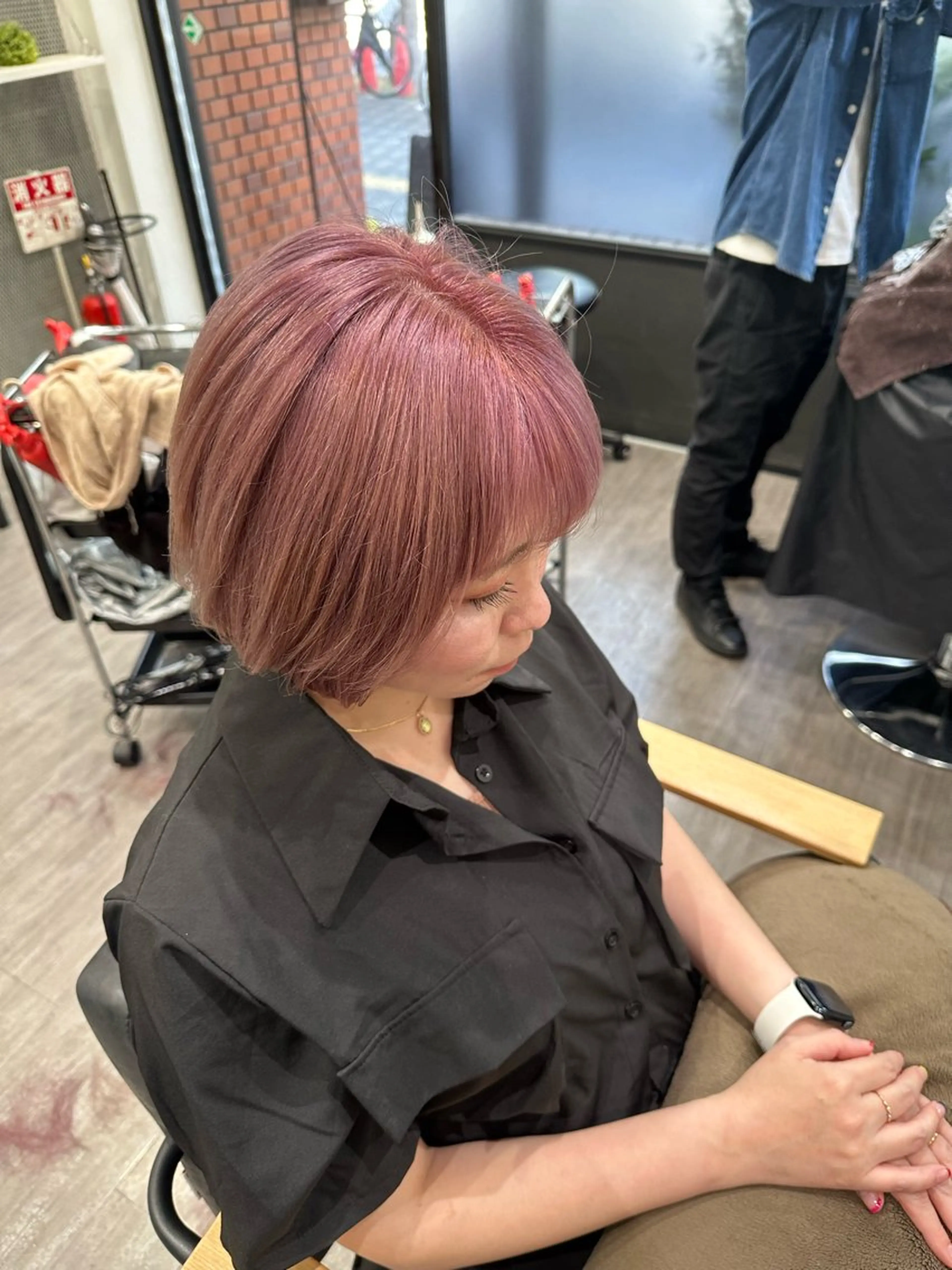 ショート カラー ピンクカラー 艶髪レイヤー上田 紗也🇰🇷💗のヘアスタイル