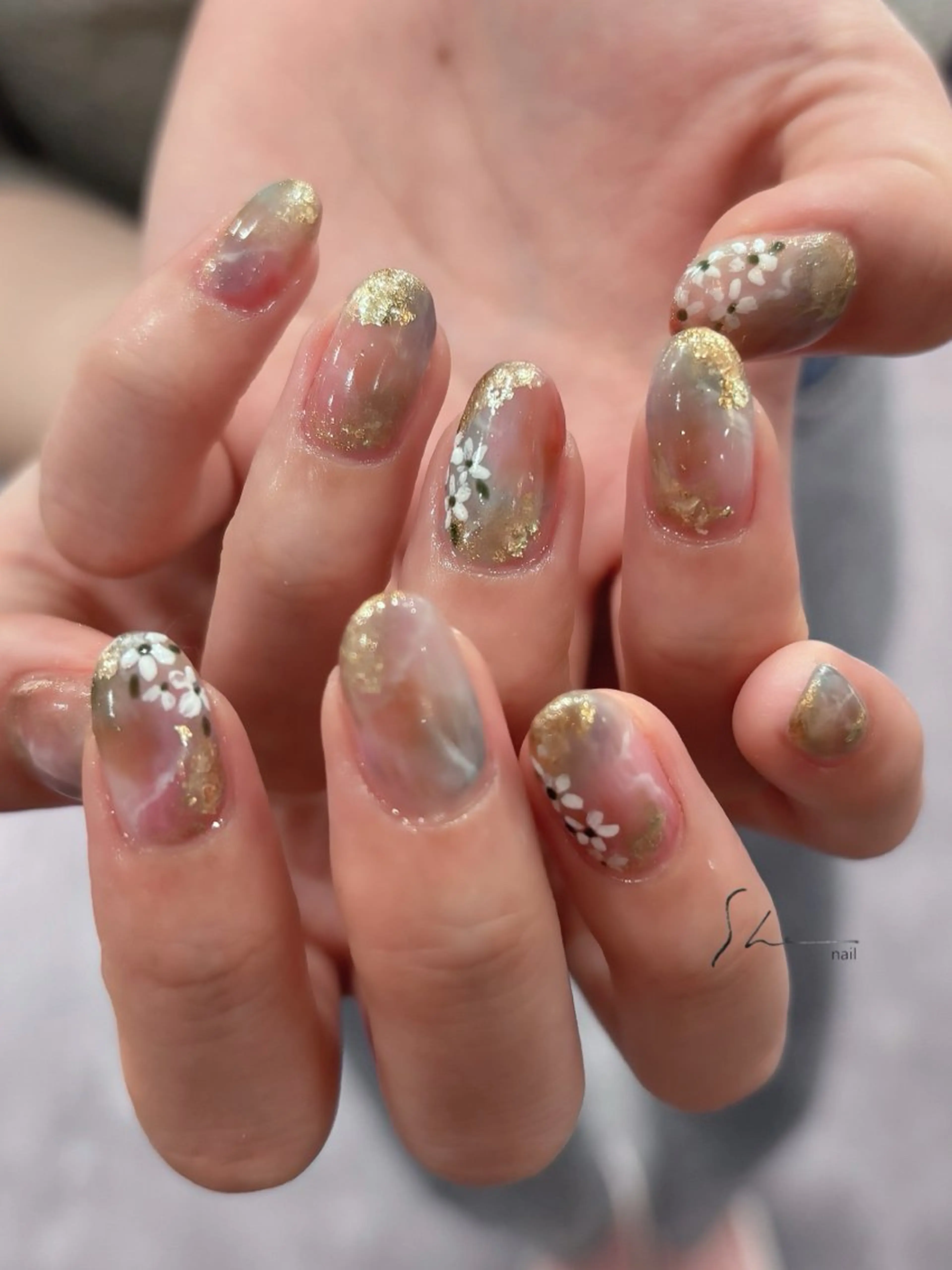 ネイル ニュアンスネイル ハンドネイル SHE adusaのネイルデザイン