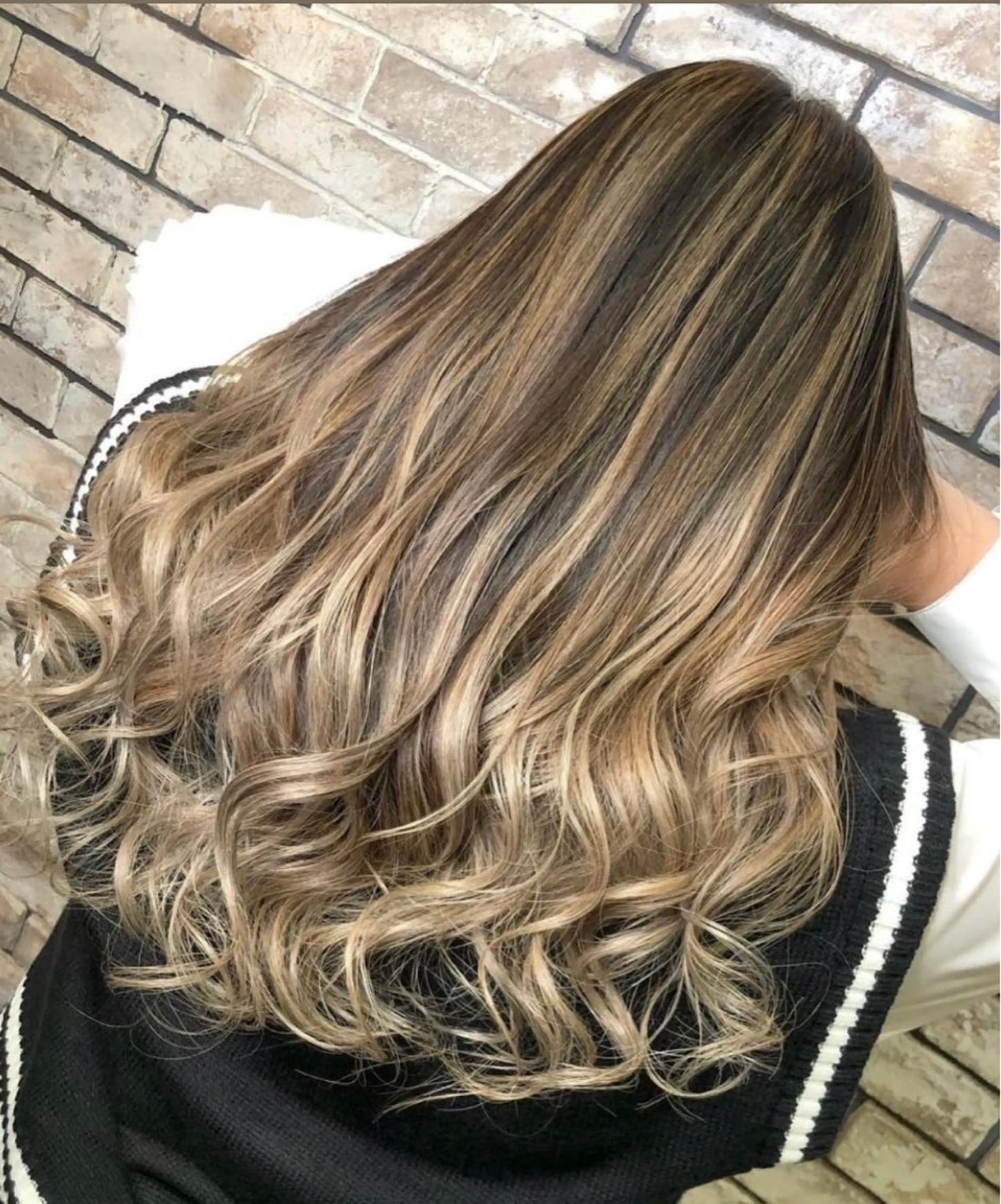 ロング カラー ヘアアレンジ 🍑🧋ハイトーン 暖色カラーlucaのヘアスタイル