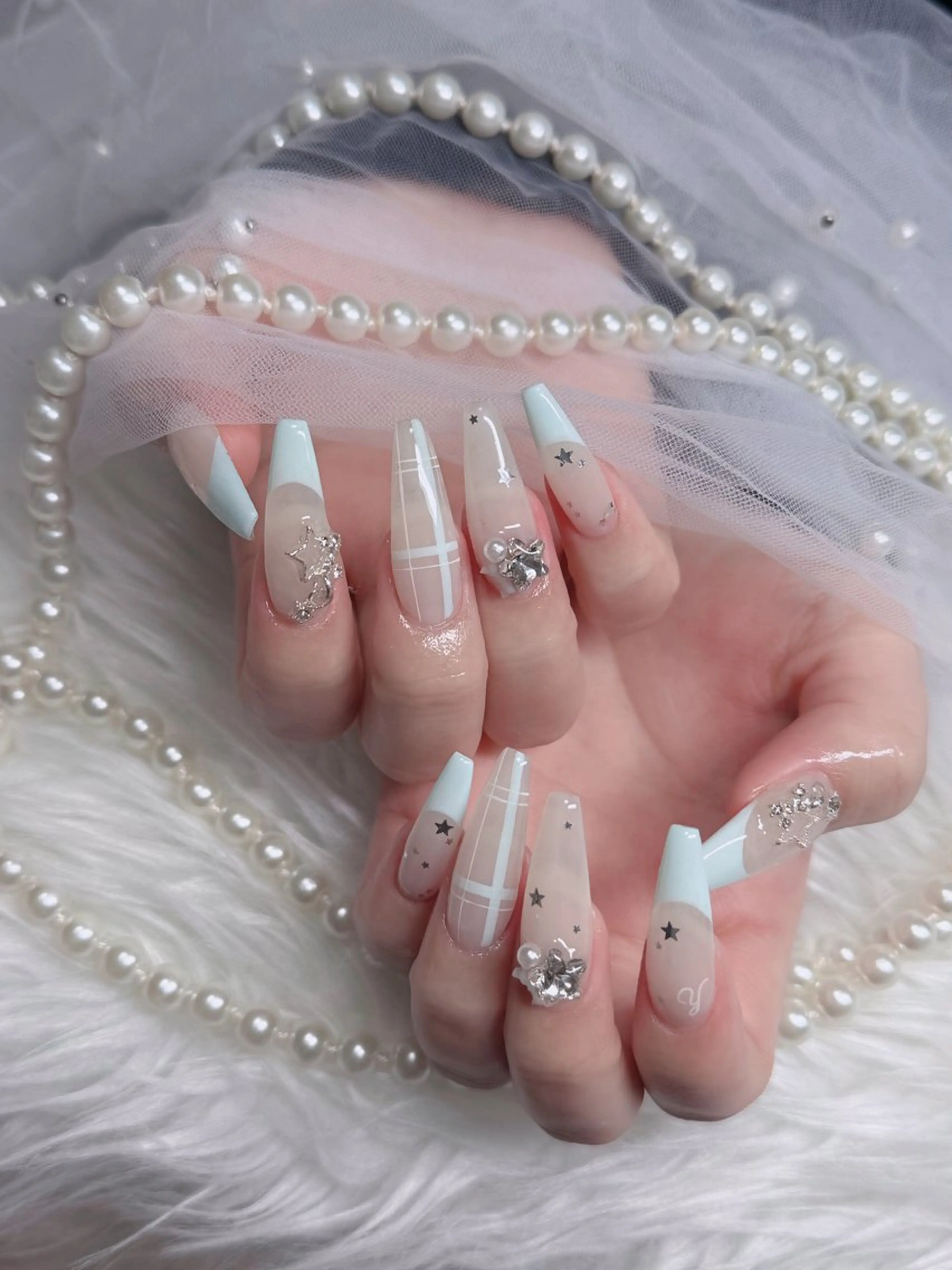 ネイル オーロラネイル フレンチネイル ジェルネイル ハロウィン キラキラネイル ハンドネイル H.baby Nail Salonのネイルデザイン