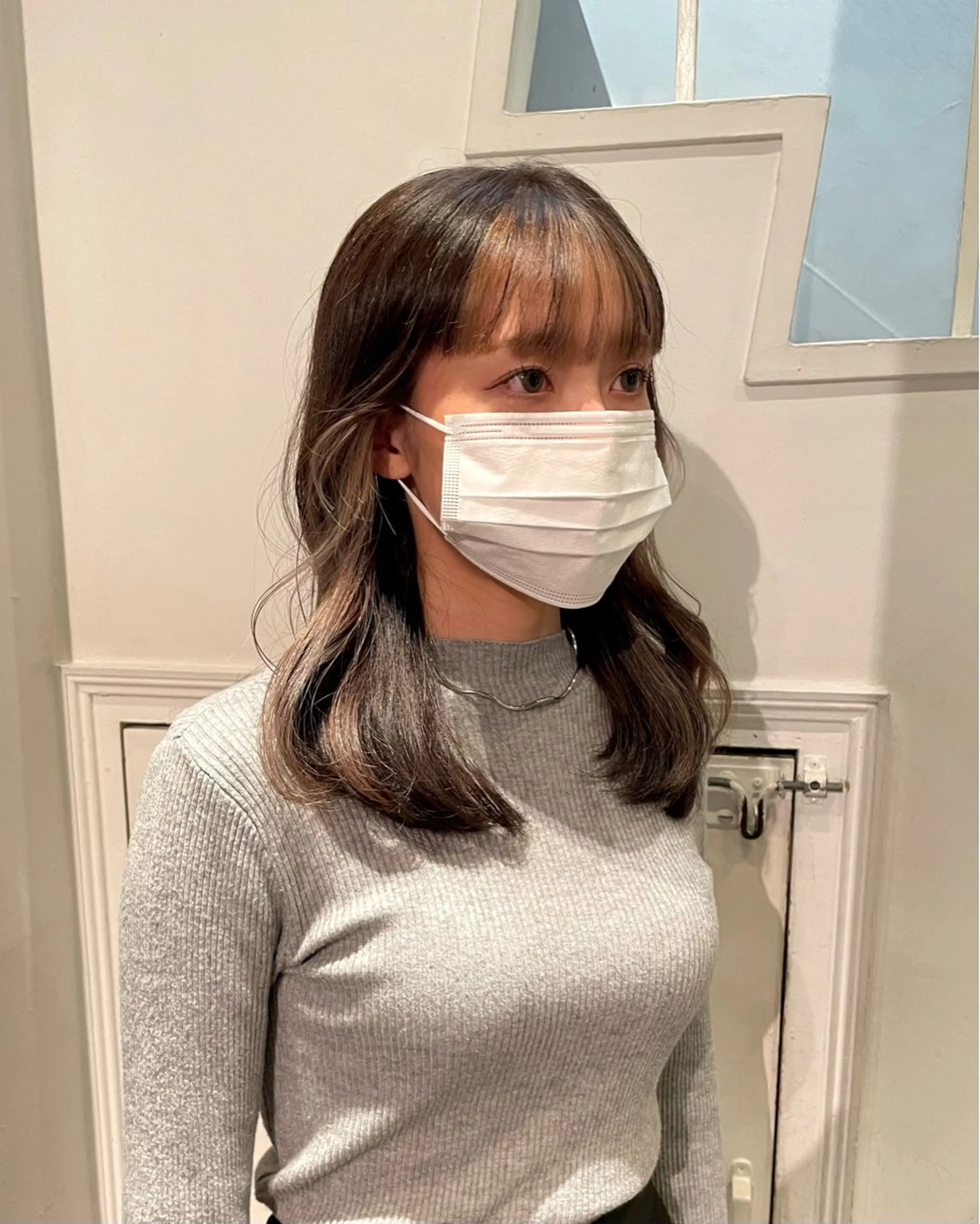 セミロング カラー 向坂 亜美のヘアスタイル