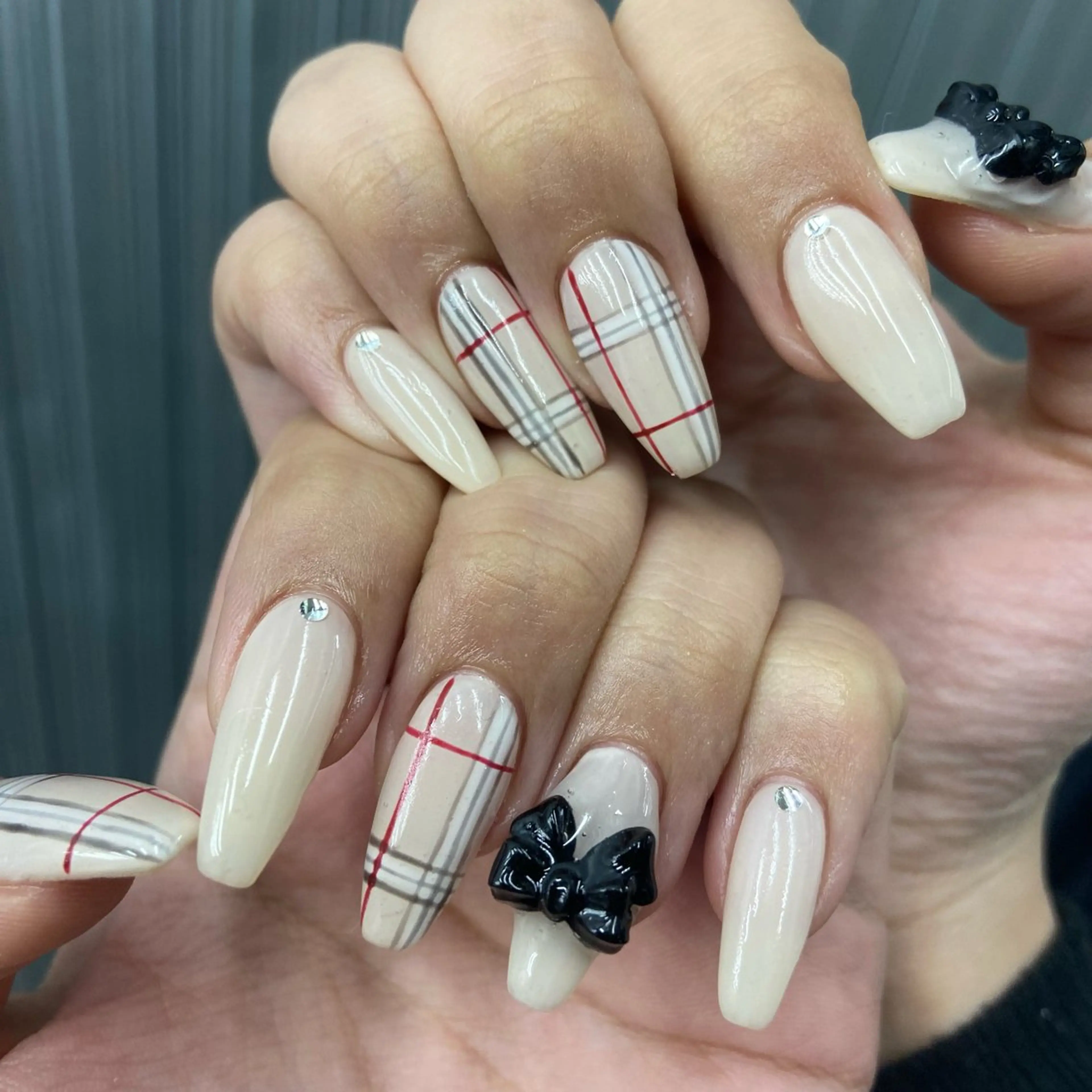 ネイル リボン SHELLTOKYO idaのネイルデザイン