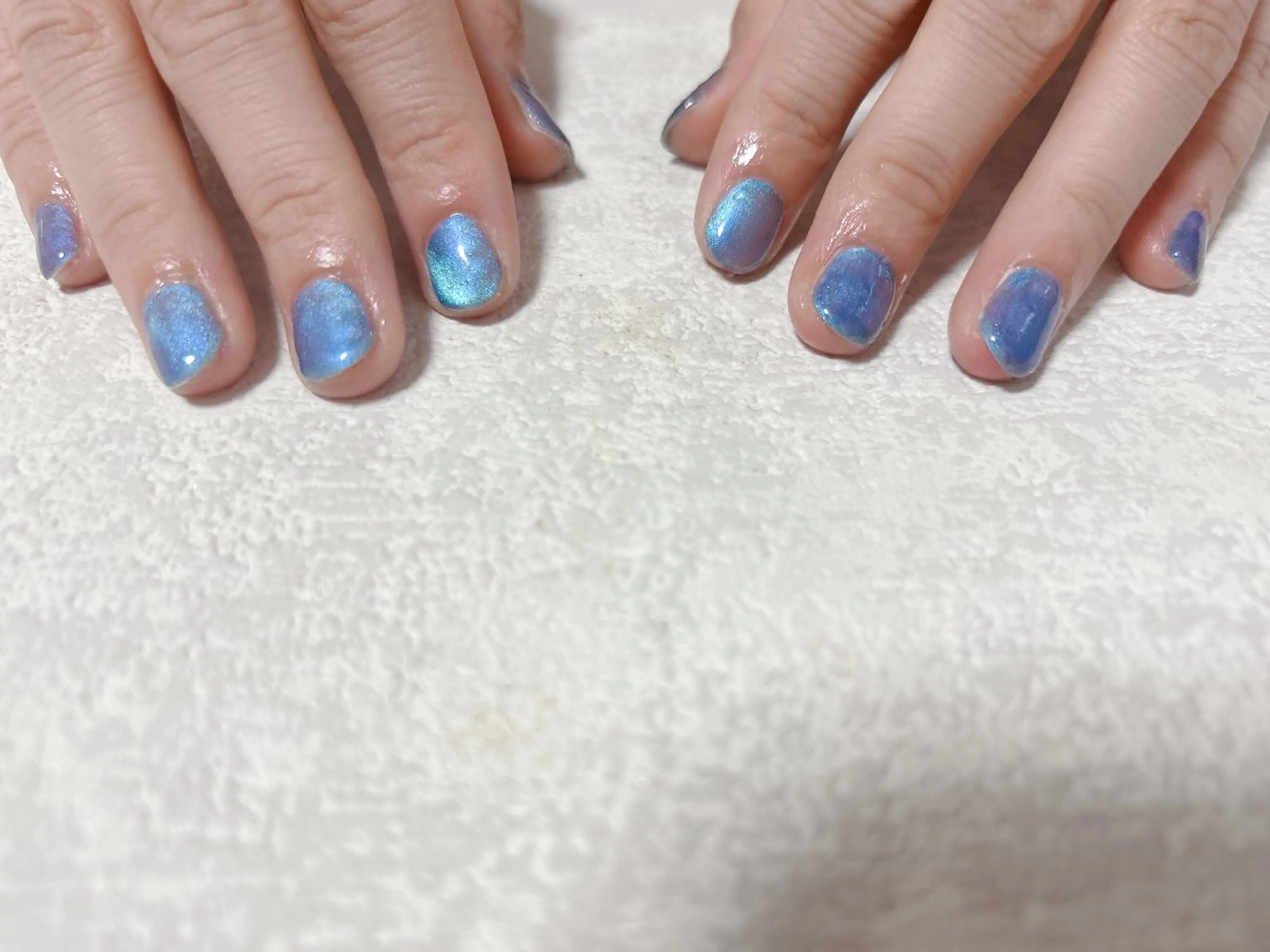 ネイル オーロラネイル ブルー フットネイル フレンチネイル ジェルネイル ハンドネイル mogunail &blowのネイルデザイン