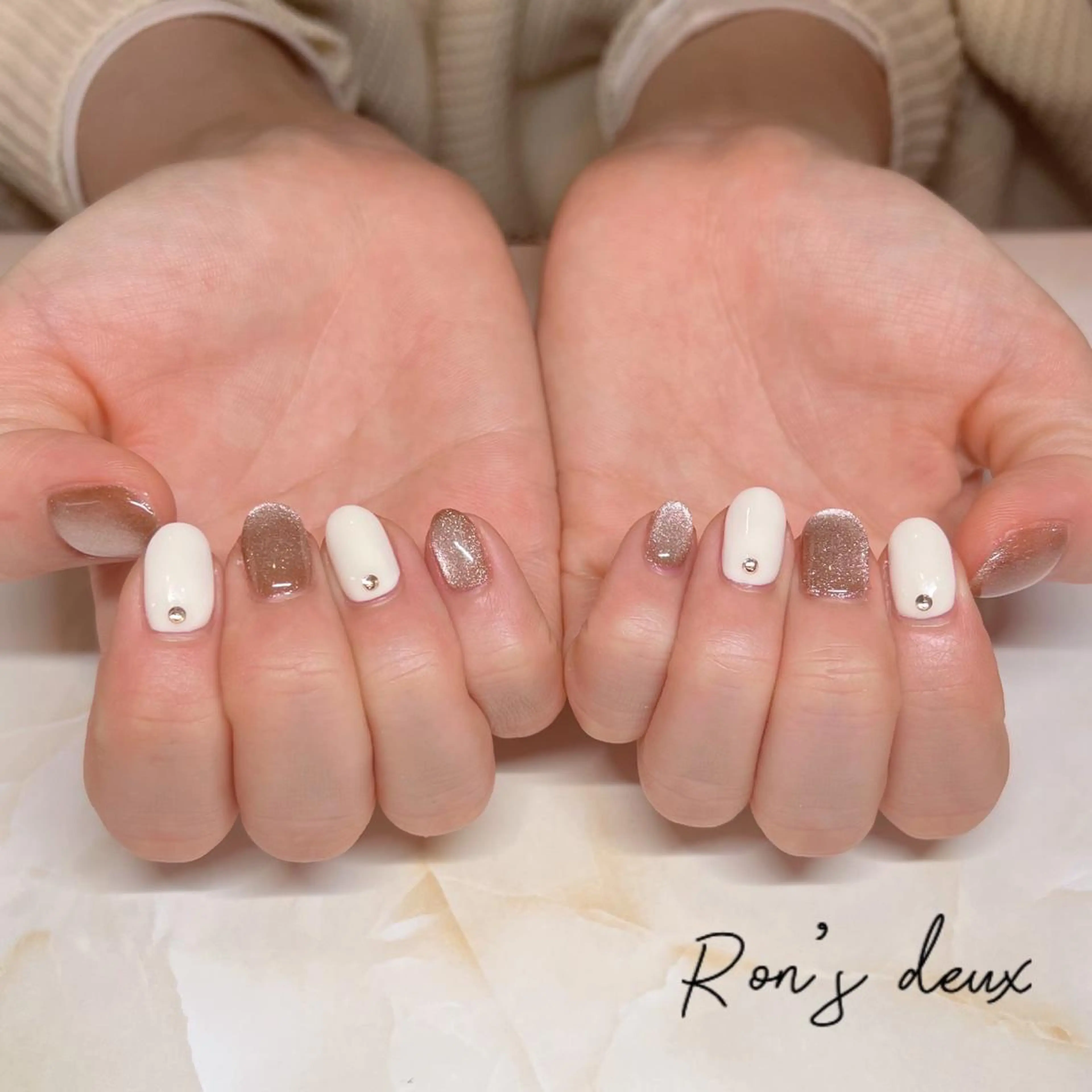 ネイル ストーンネイル Ron's nail 笹岡のネイルデザイン