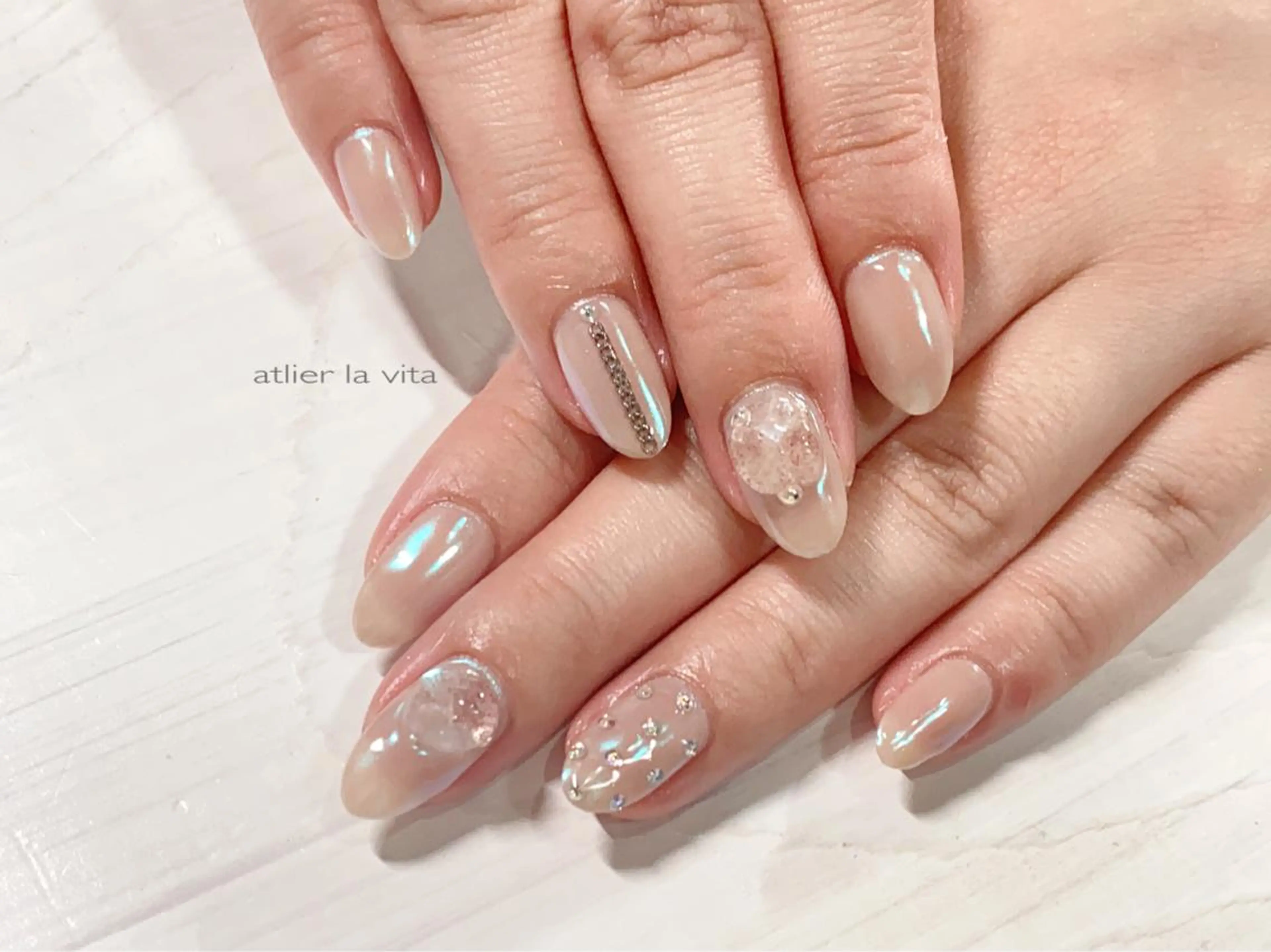 ネイル ジェルネイル ミラーネイル ハンドネイル atelier la vita所属・lavita. mimuraのネイルデザイン