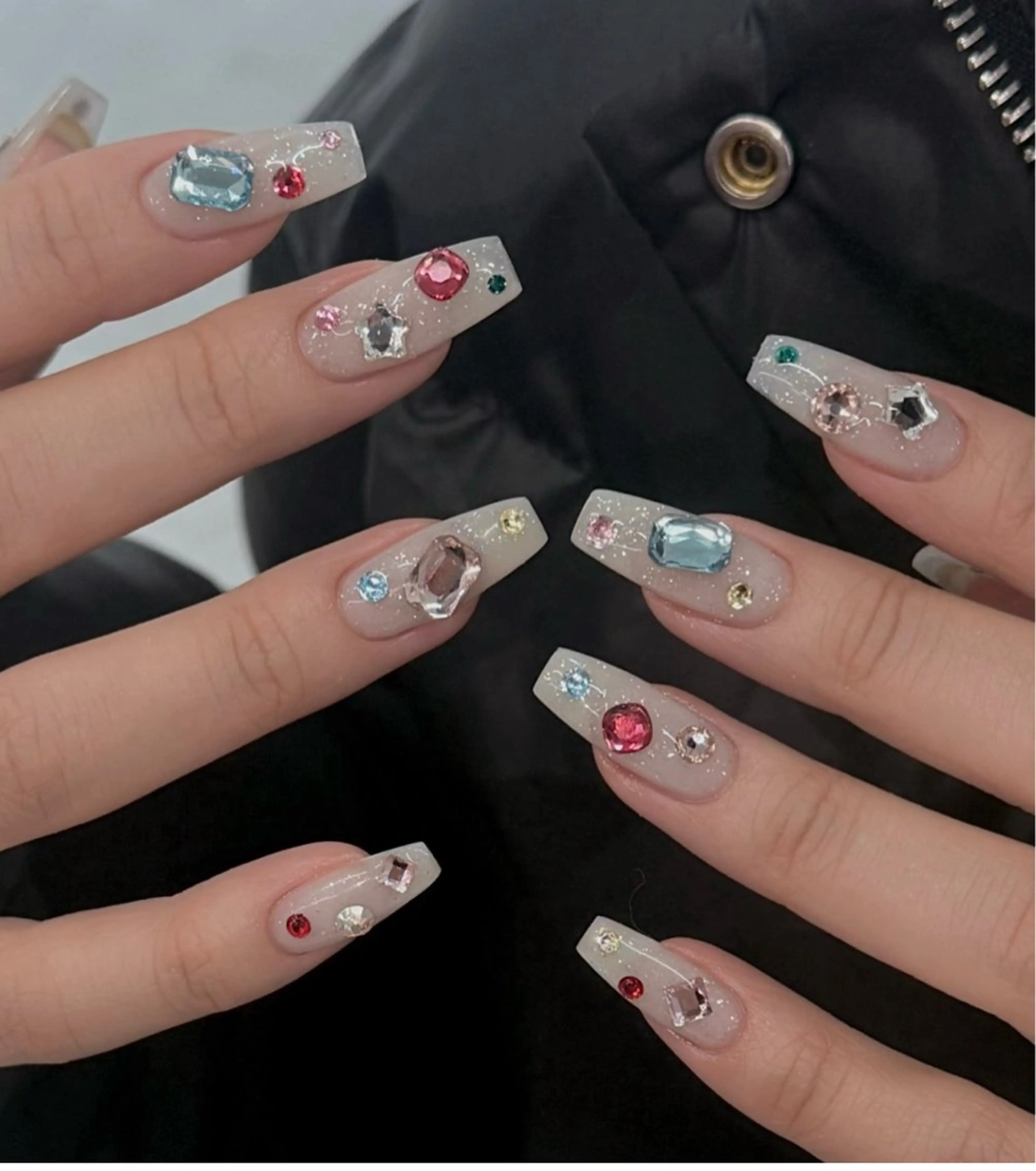 ネイル アニマル柄 オーロラネイル チークネイル フラッシュネイル ジェルネイル ハンドネイル Lyna 池袋のネイルデザイン