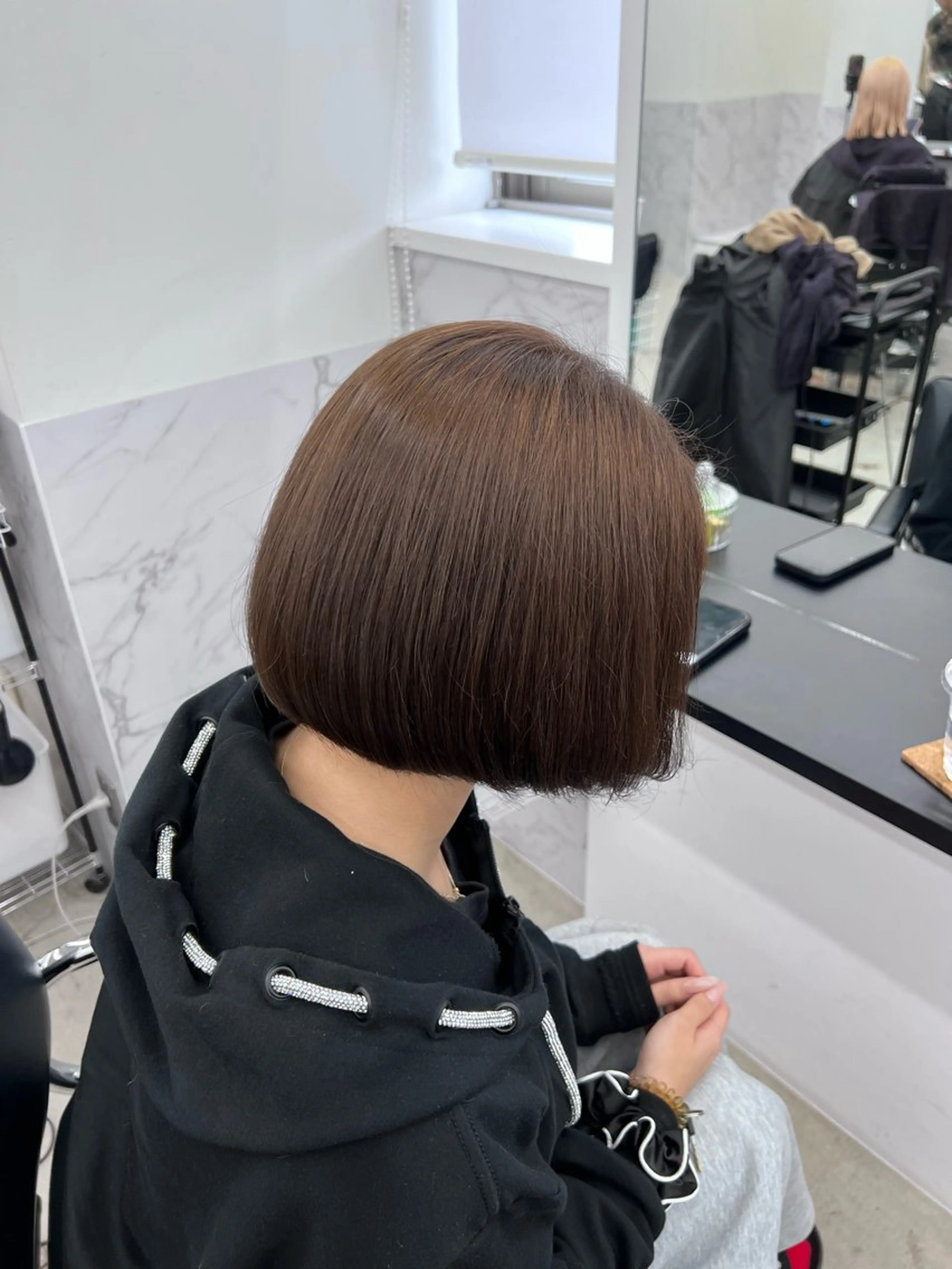 ショート ヘアカラー 大平 琶月のヘアスタイル