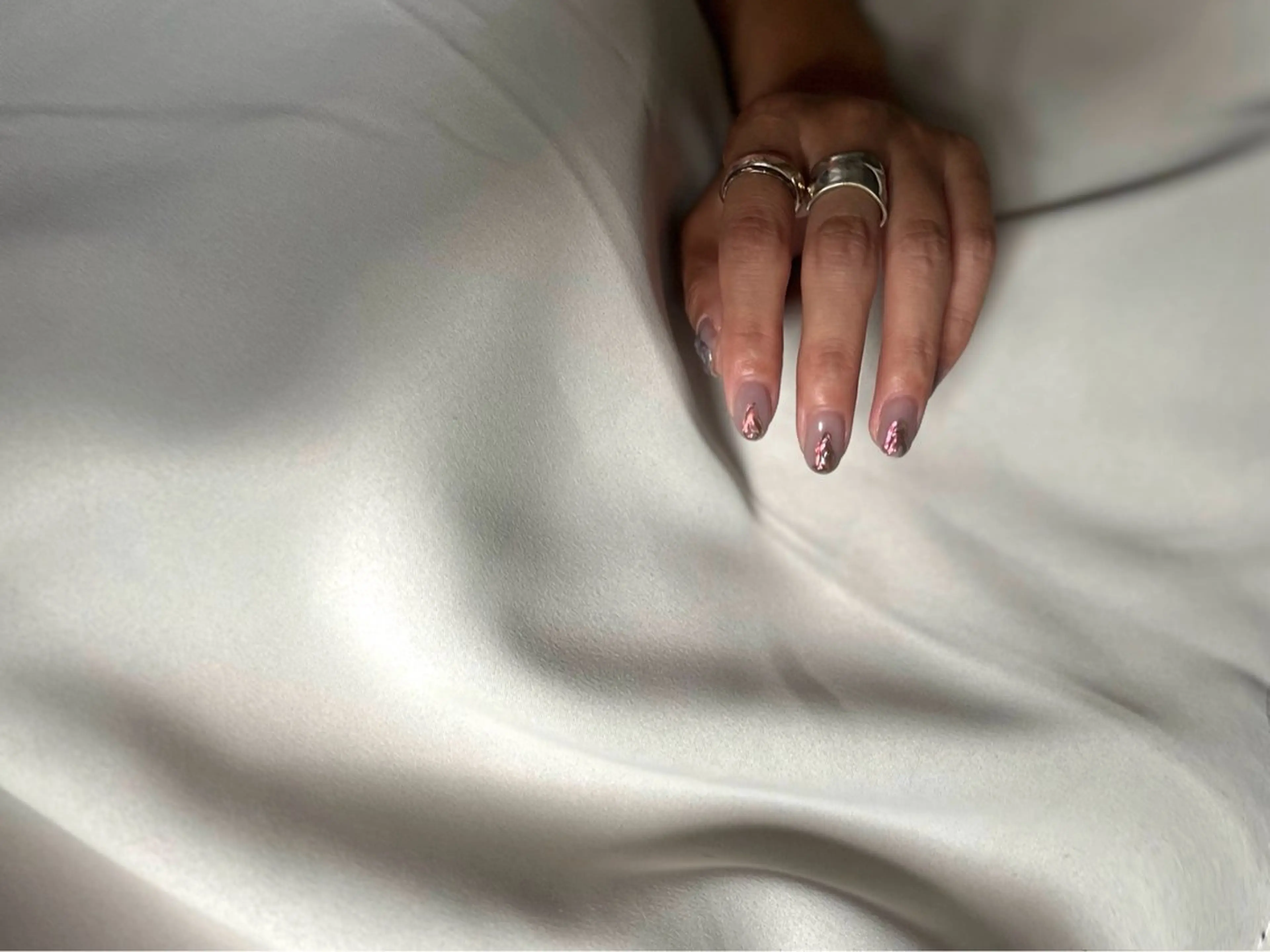 《冬にやりたい🩰✳︎》韓国ネイル♡オフ無料の写真