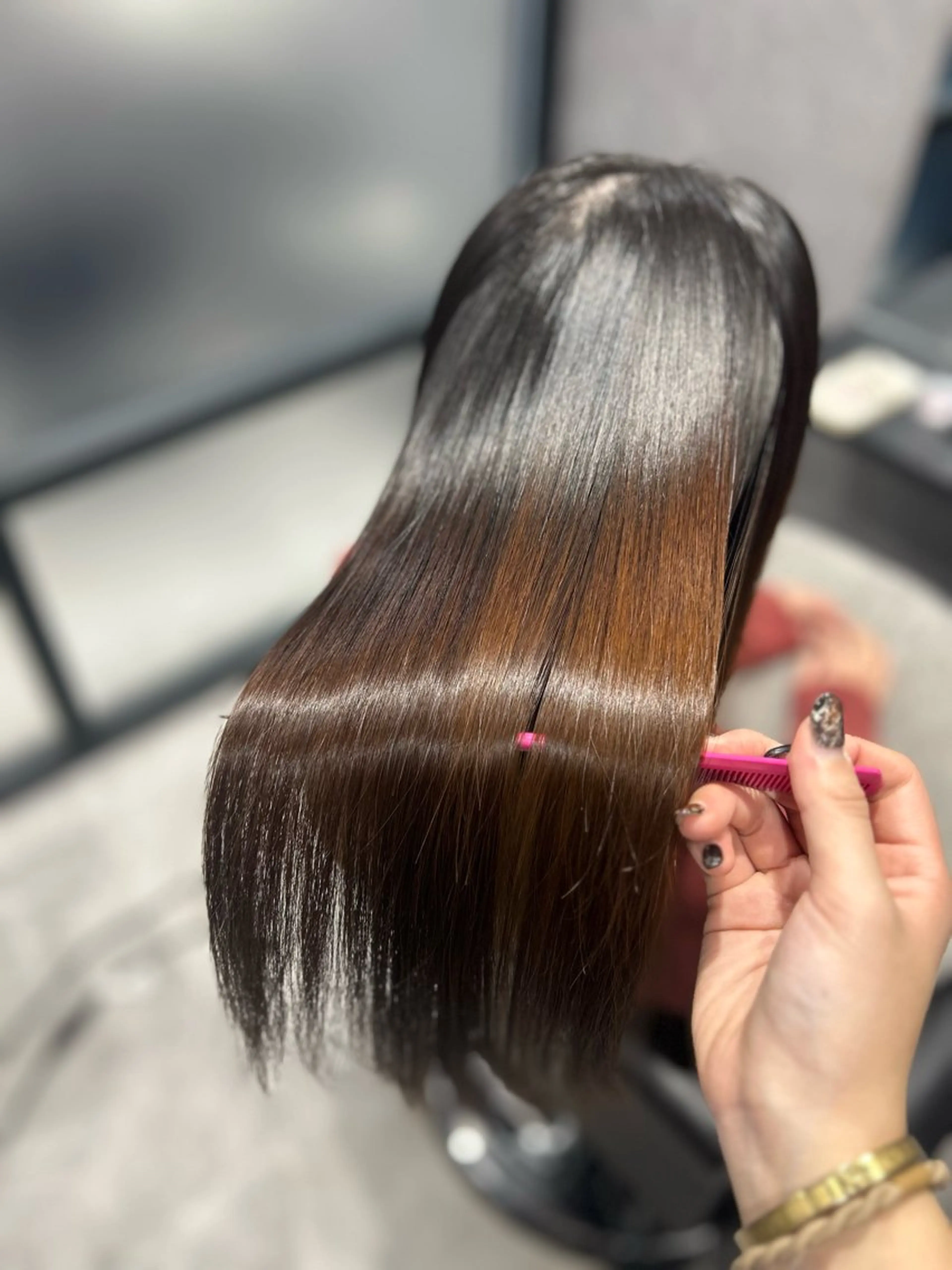 セミロング 佐野 彩音のヘアスタイル