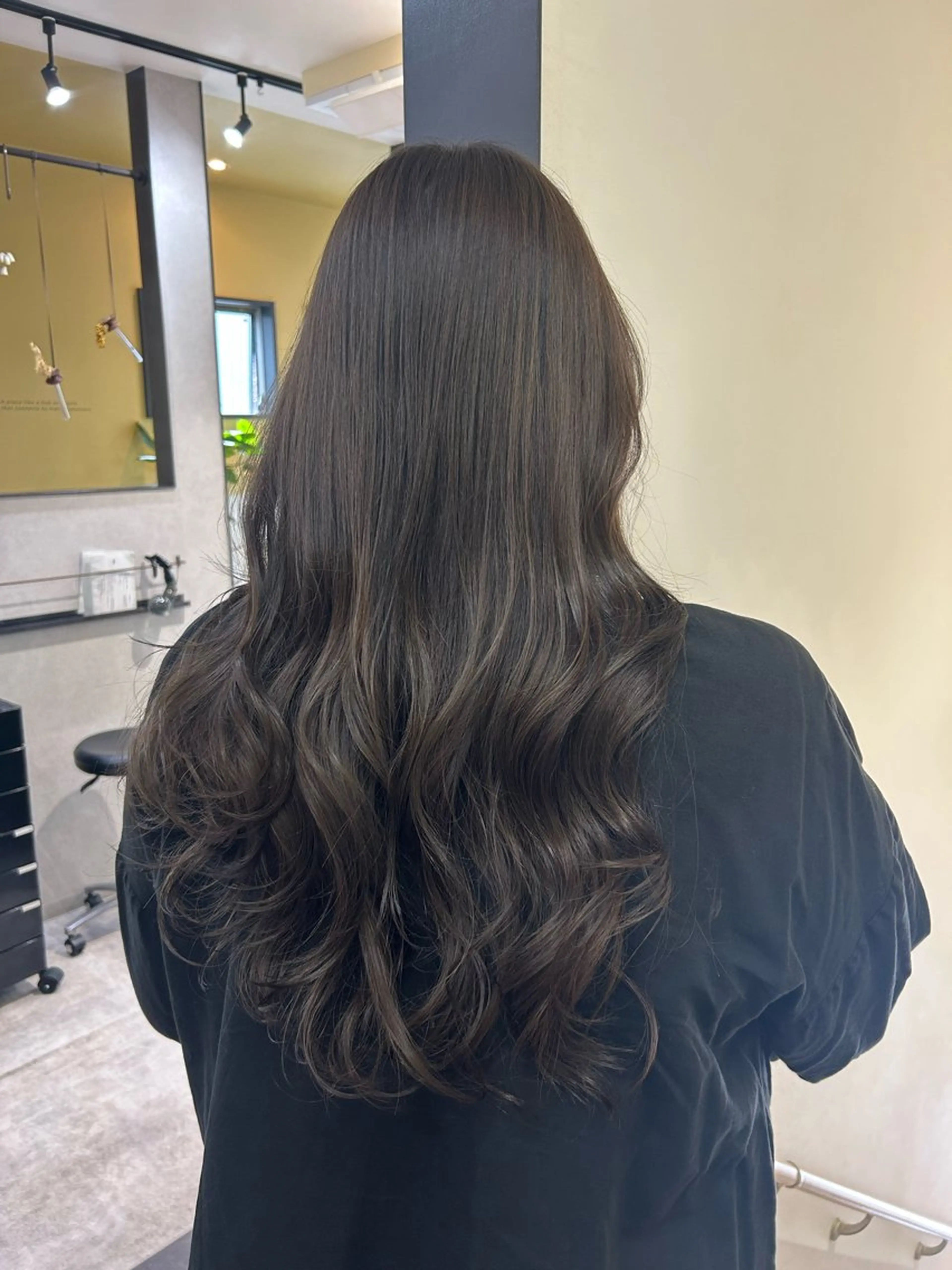 ロング カラー ブリーチ 透明感カラー グレージュ ブリーチなしカラー オリーブグレージュ カット ヘアカラー トリートメント hub hair レイヤー/透明感のヘアスタイル