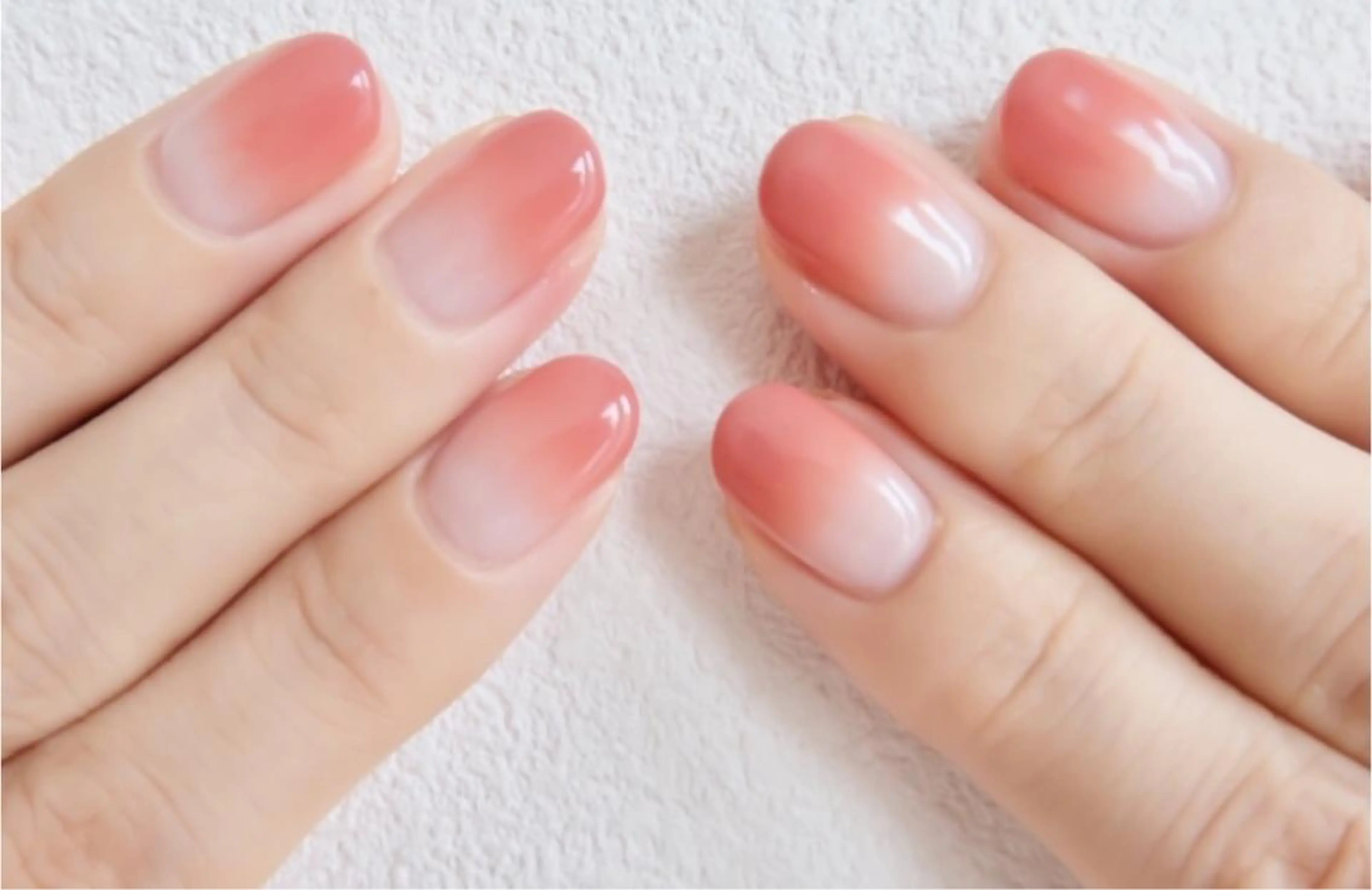 ハンドorフット★フレンチorグラデーションネイル★ストーン10コ🎁★の写真