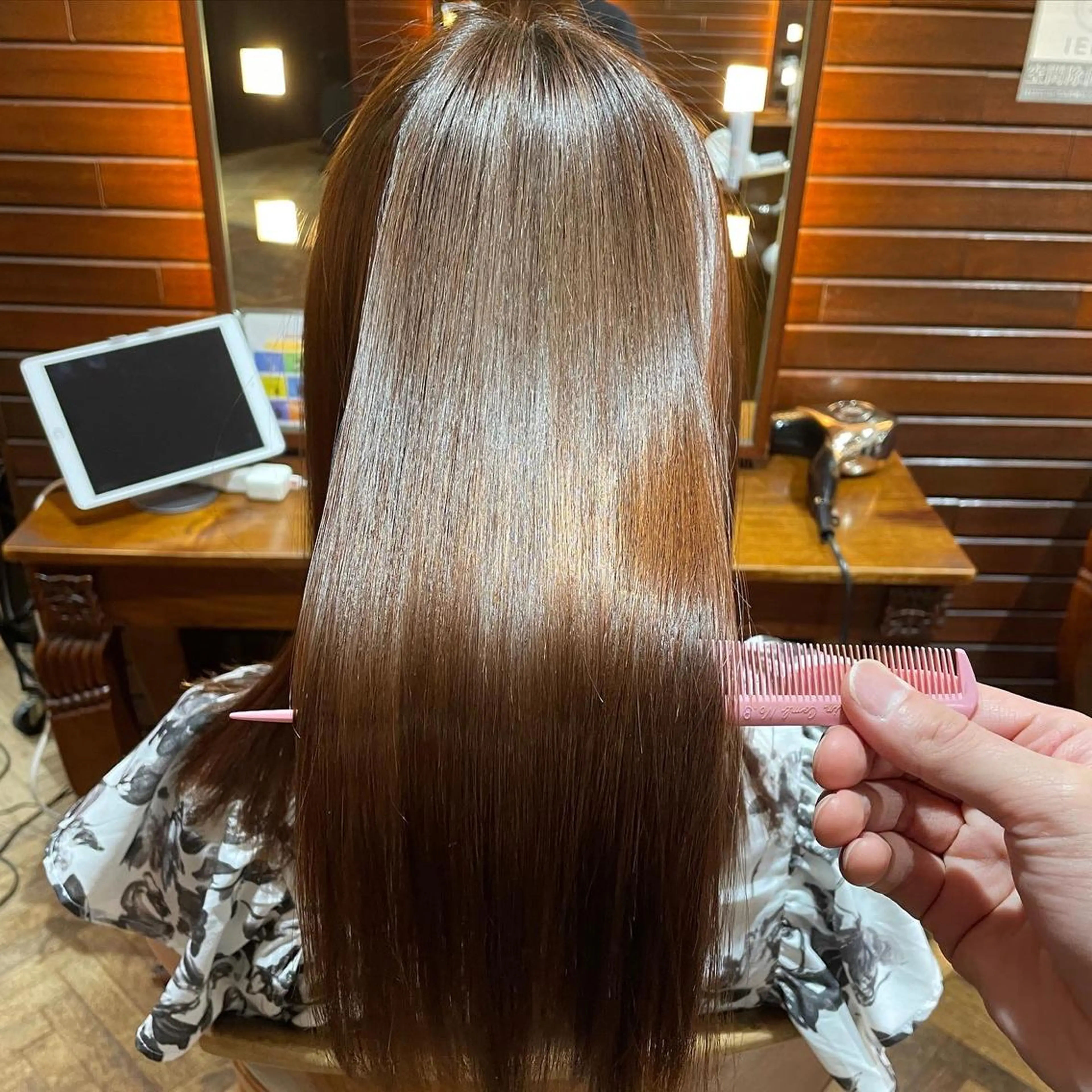 セミロング 酸性ストレート stylist YUTOのヘアスタイル