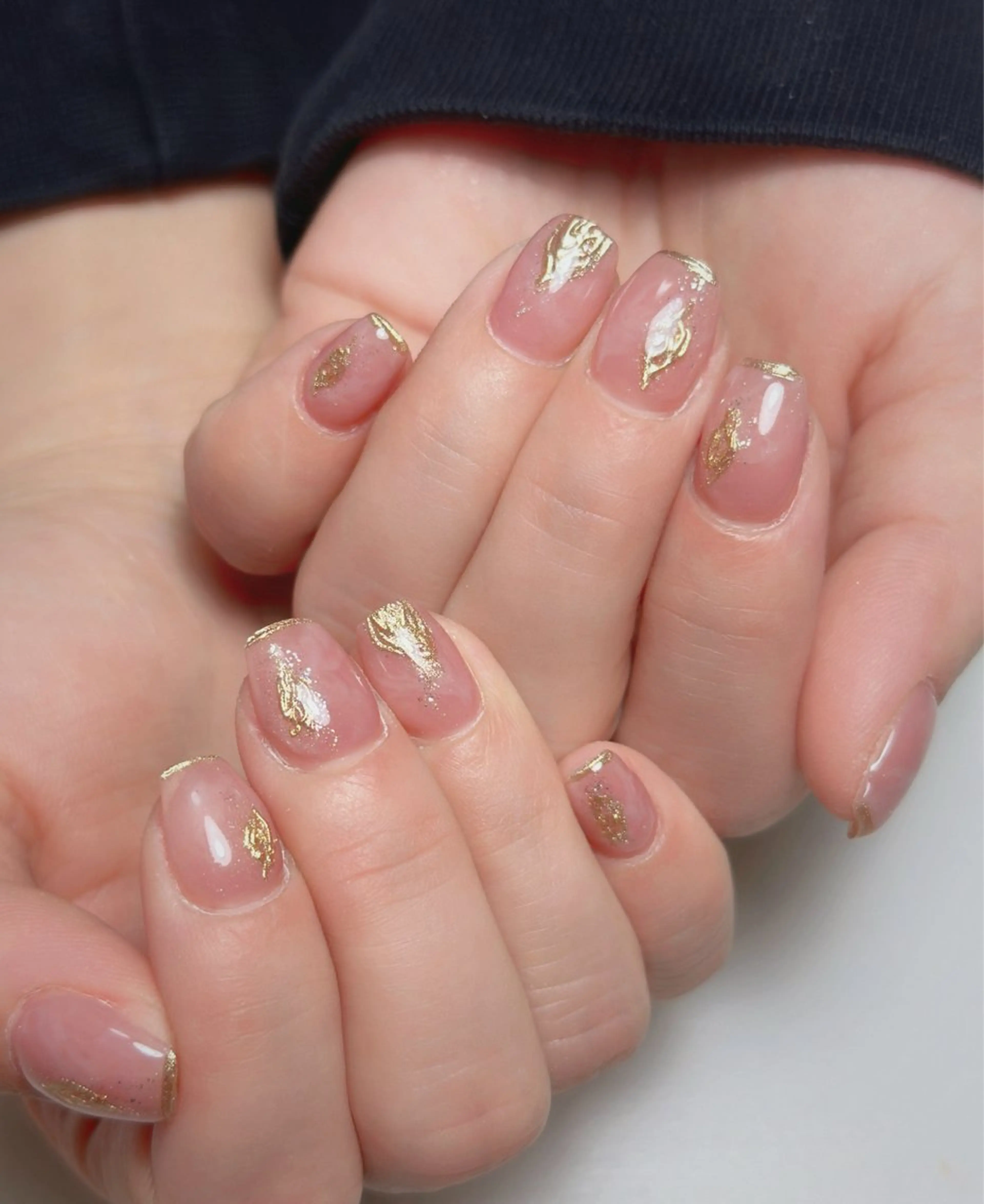 ネイル オーロラネイル 長さ出し フットネイル ラメ(グリッター) ラメグラデーション ハンドネイル 👍thumbs up nail👍のネイルデザイン