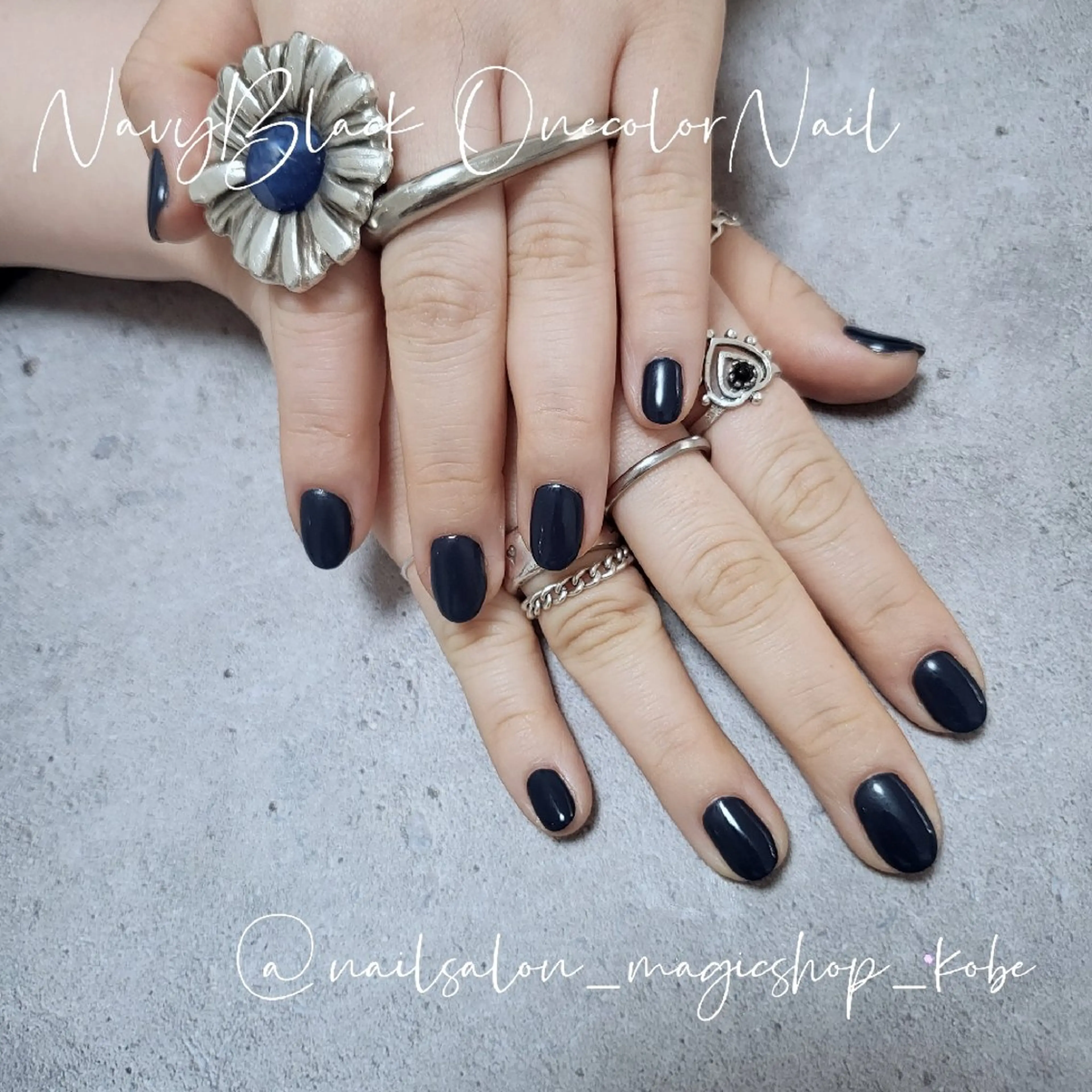 ネイル ジェルネイル ネイビー ワンカラーネイル シルバー ソフトジェル ハンドネイル Nailsalon MagicShopのネイルデザイン