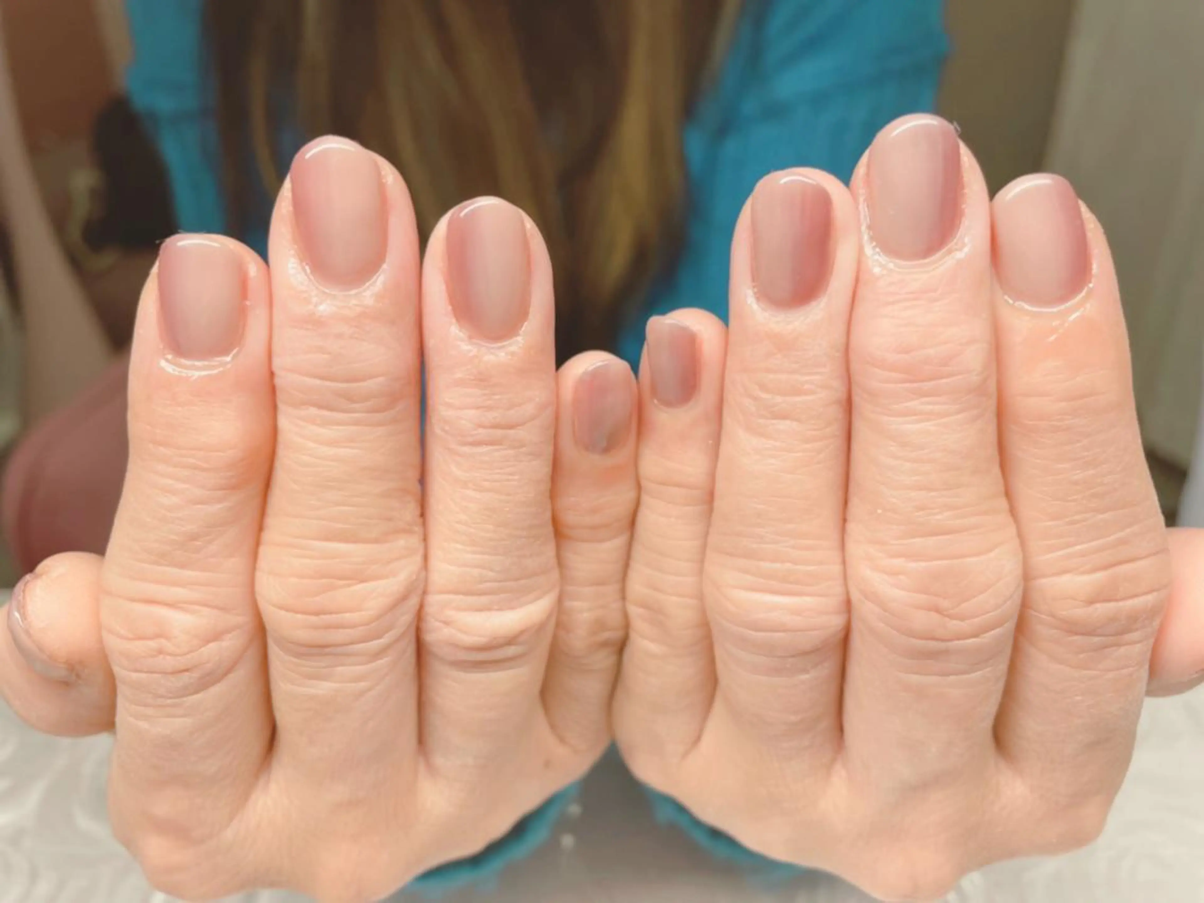 カラー ネイル グラデーションカラー グラデーション オフィスネイル シンプルネイル 芦辺 香奈のネイルデザイン