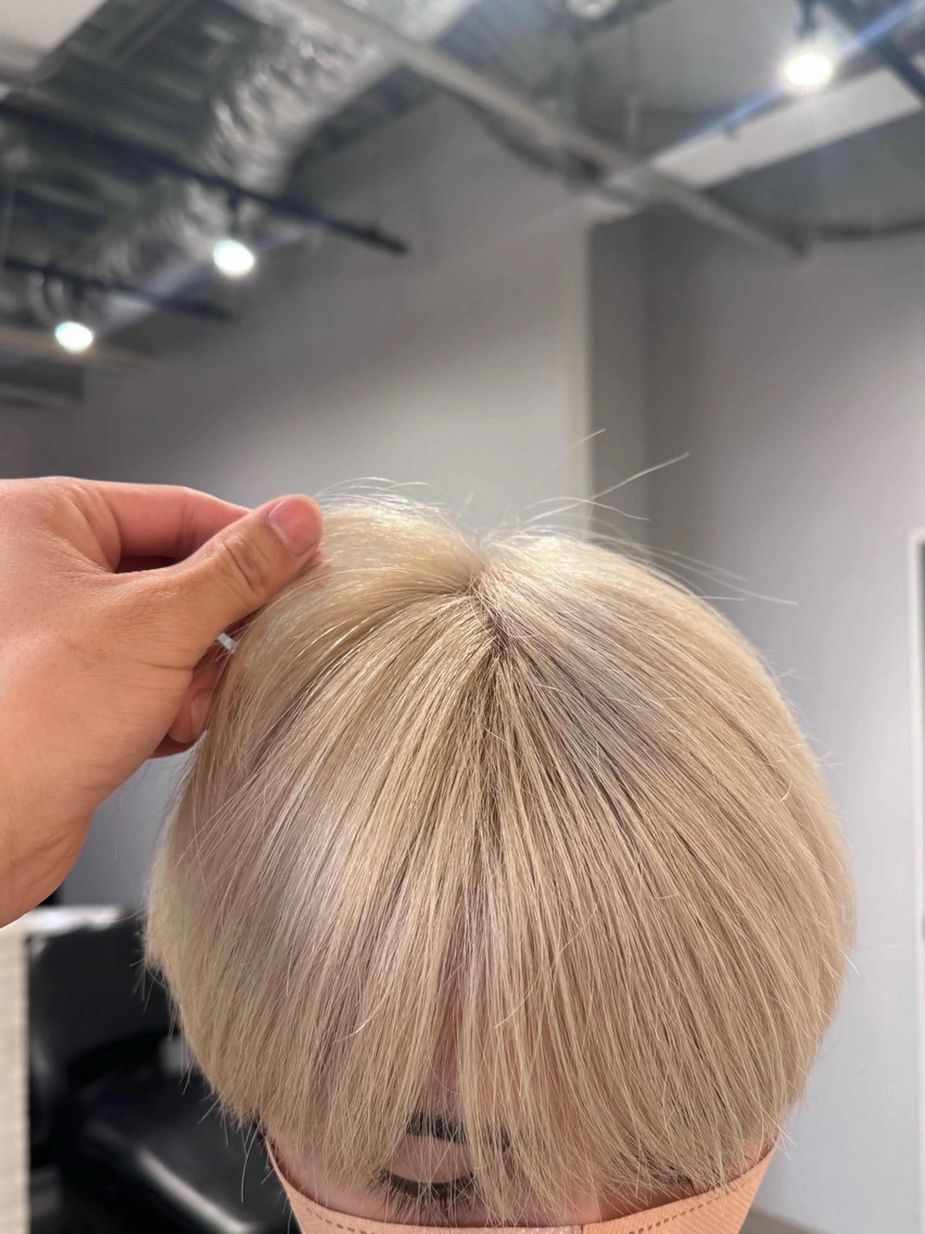 ショート カラー メンズ ベージュカラー ブロンド ブロンドベージュ メンズパーマ No.1うえちりくのヘアスタイル