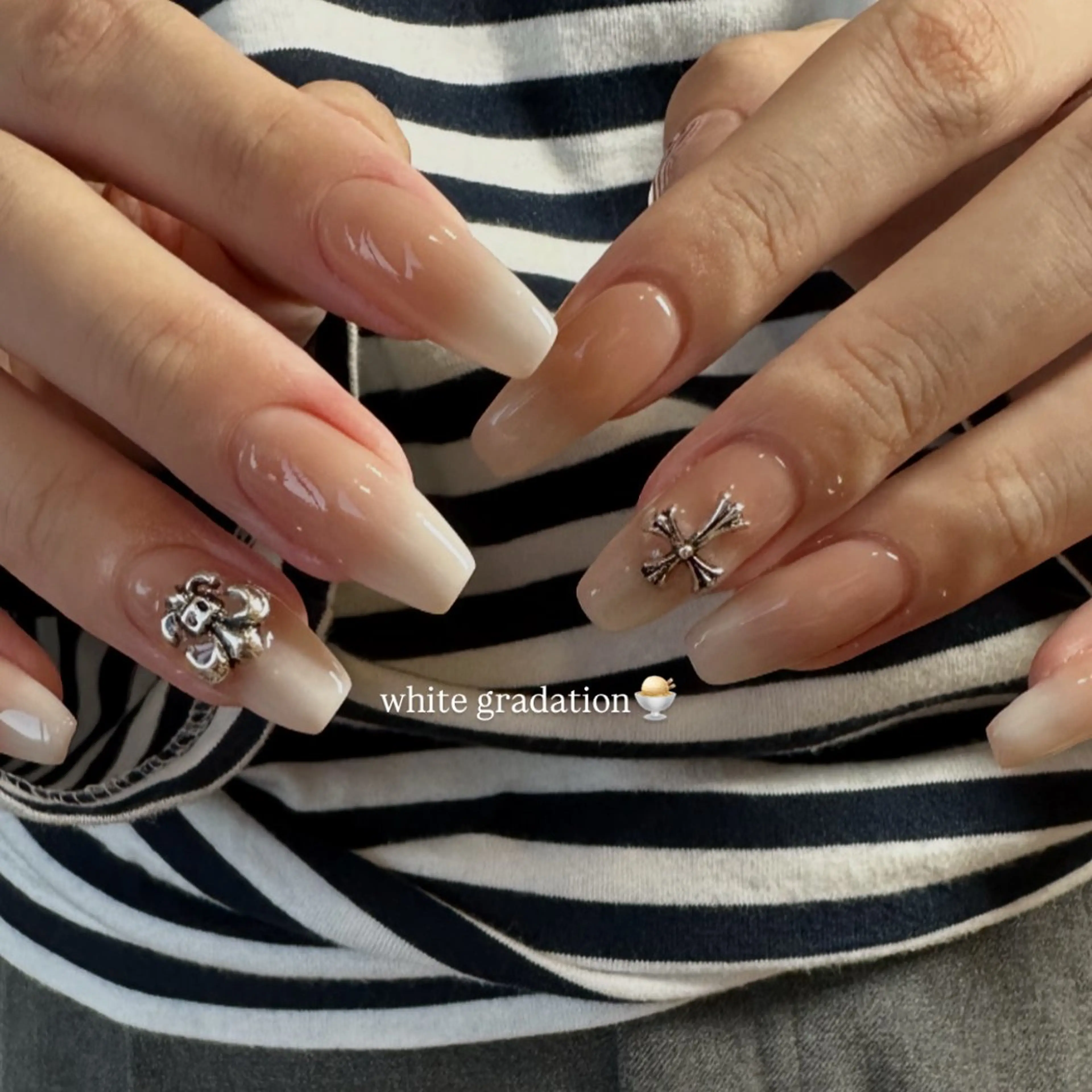 ネイル ハンドネイル 佐藤 穂乃香のネイルデザイン