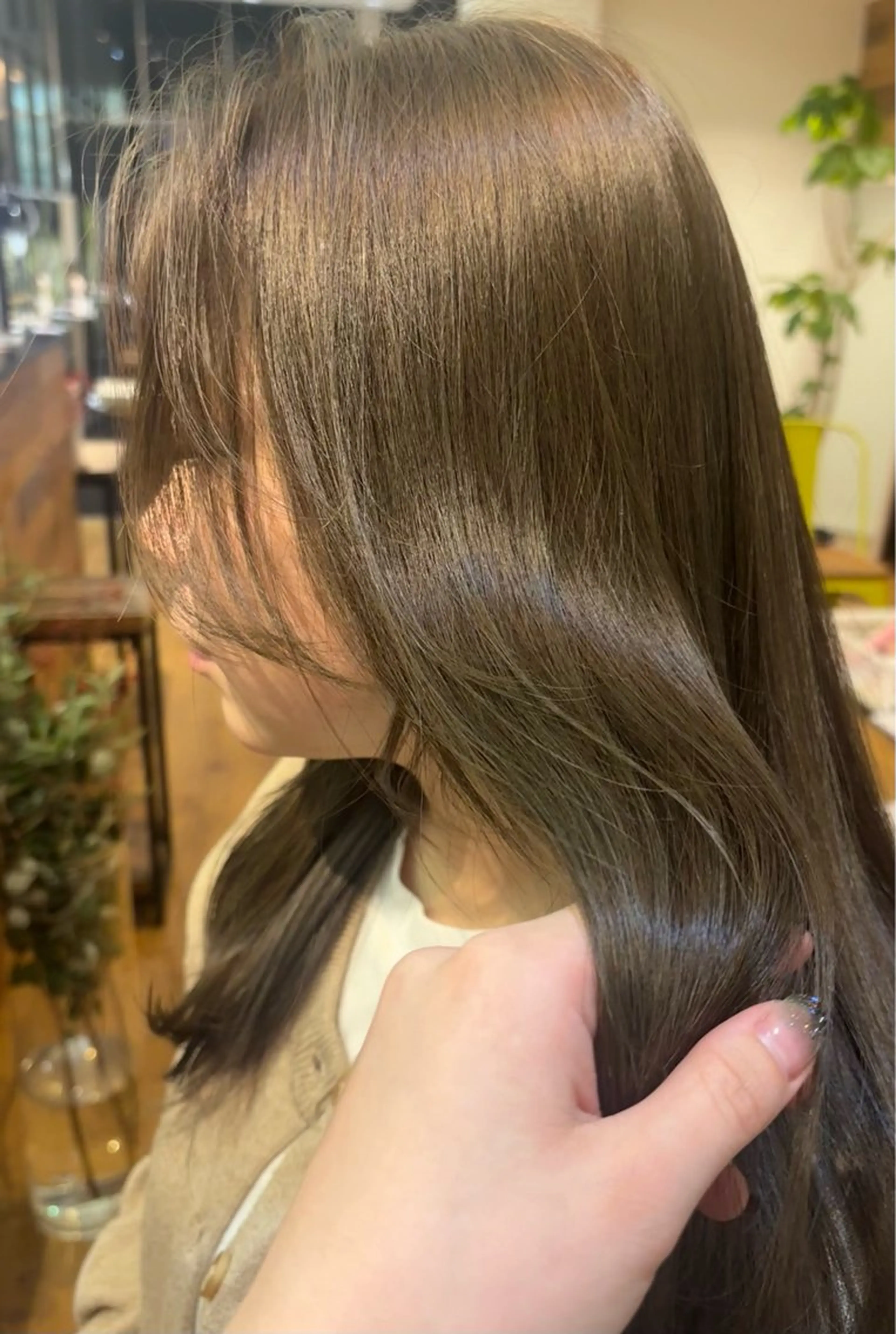 🪄透明感カラー＋オージュアトリートメント（ロング550円）の写真