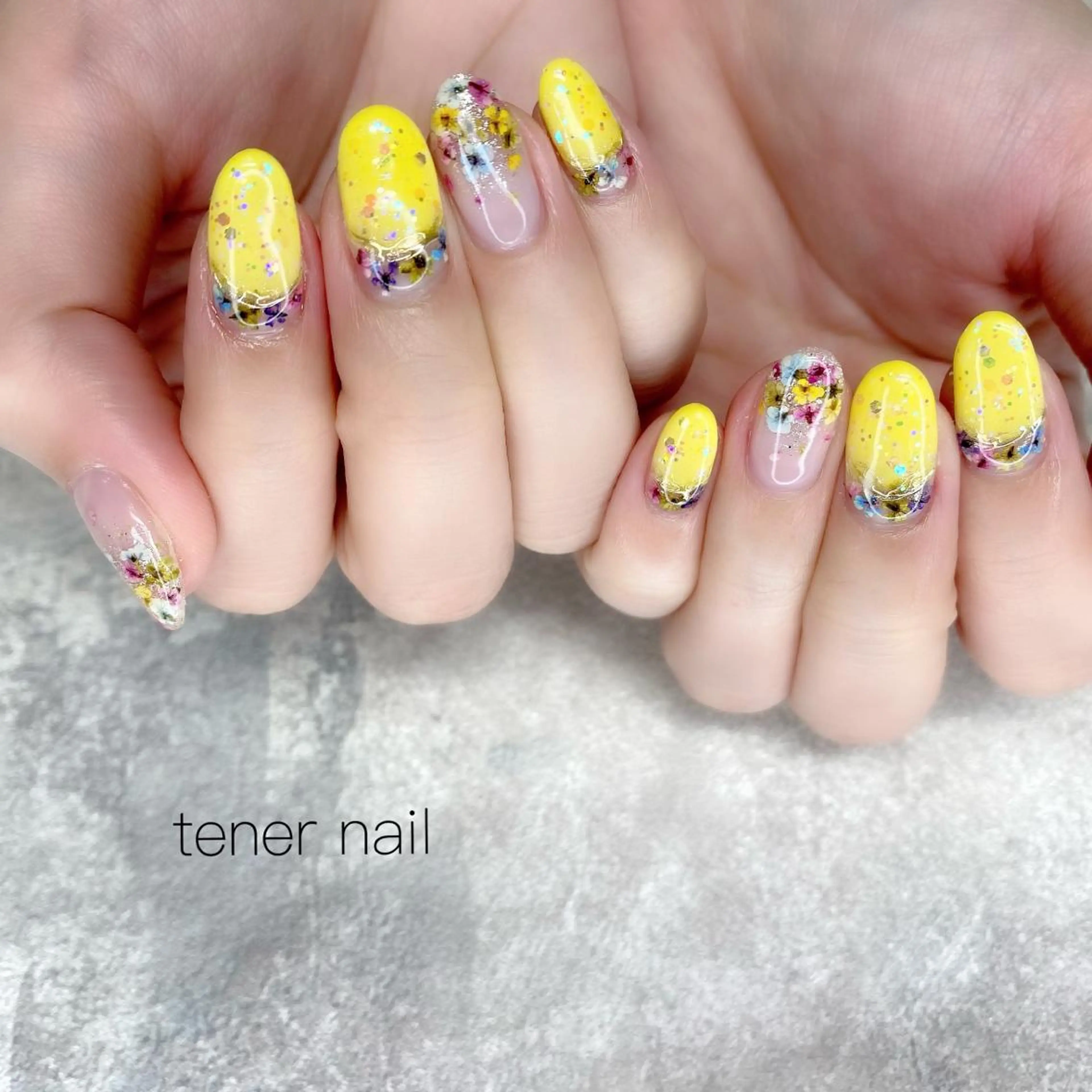 ネイル フラワーネイル 黄色 テネルネイル tener nailのネイルデザイン