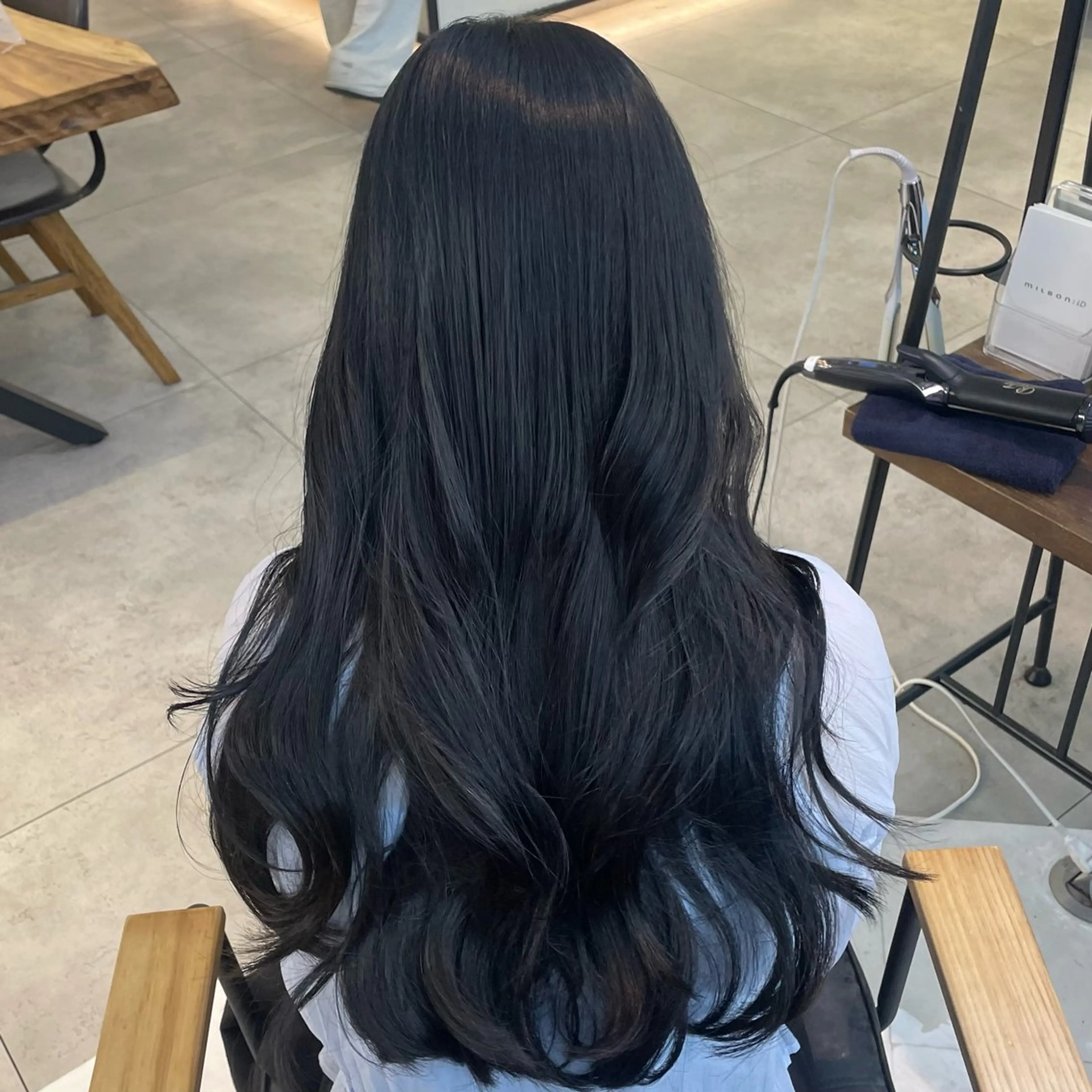 ロング カラー 黒髪 ブルーカラー ブルーブラック ヘアカラー 韓国ヘア/グレージュ kanako🤍🫧のヘアスタイル