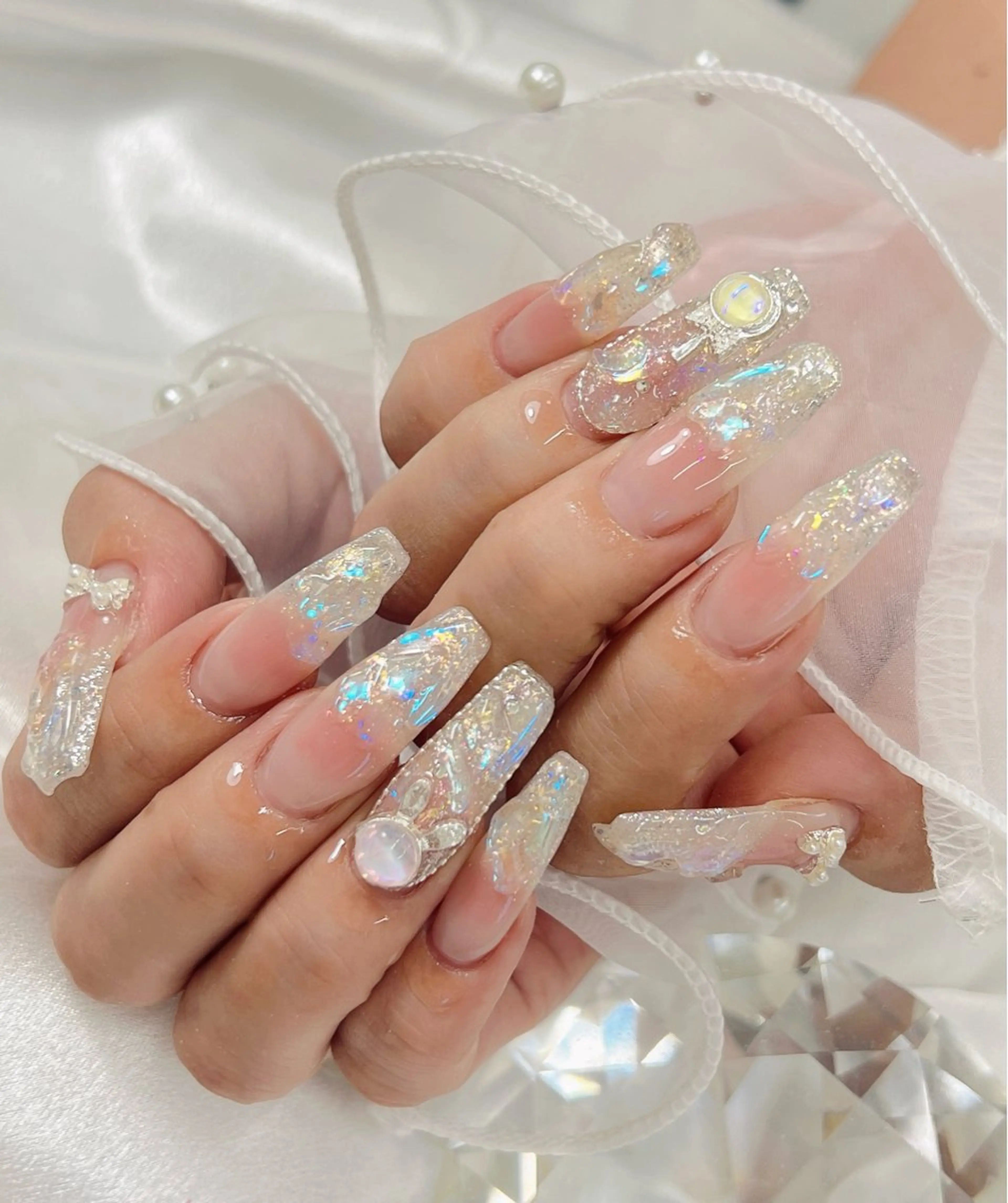 ネイル チークネイル キラキラネイル ハンドネイル bijou nails　蓮のネイルデザイン