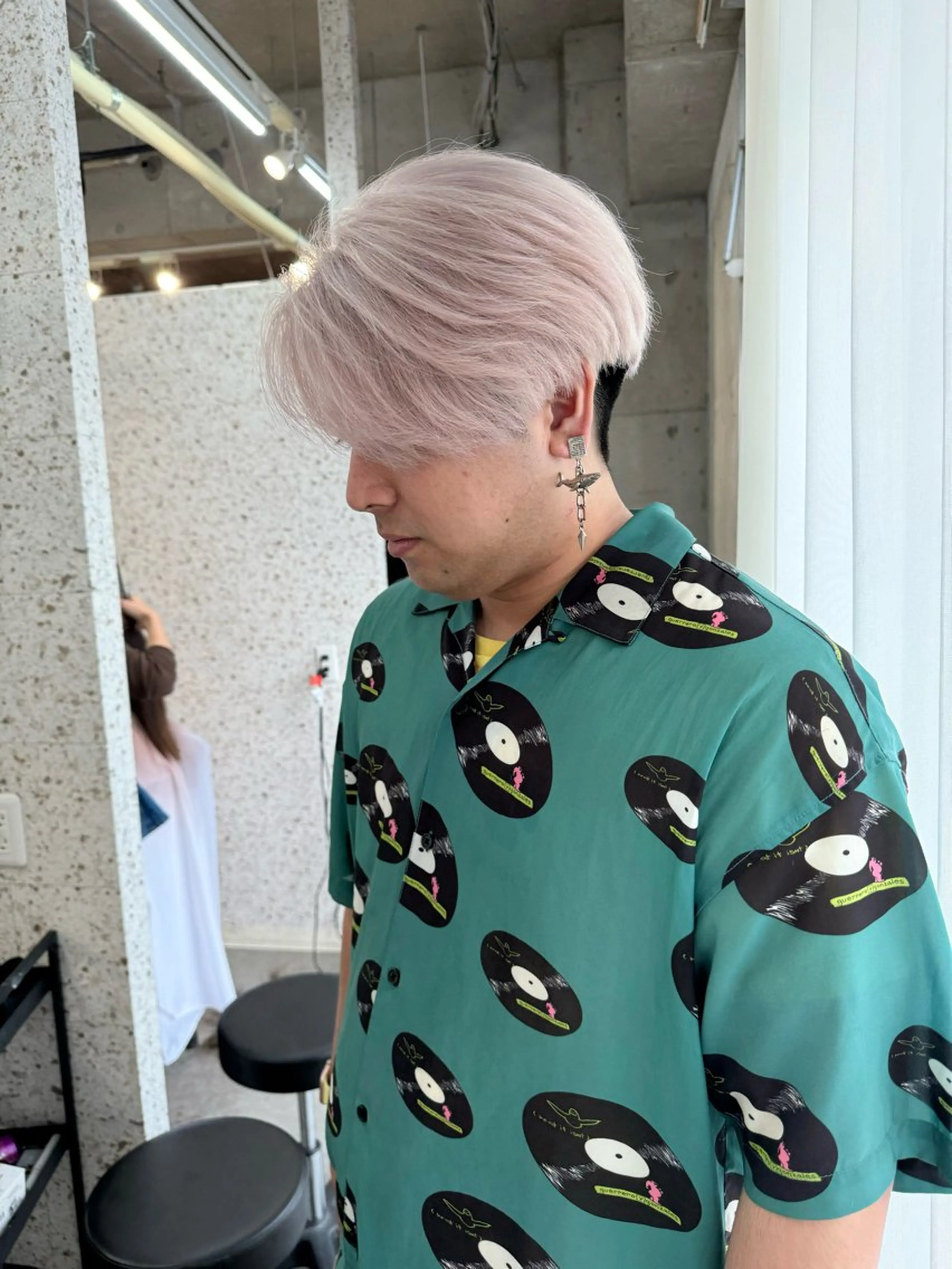 ショート 有人/バレイヤージュ /シャドールーツのヘアスタイル