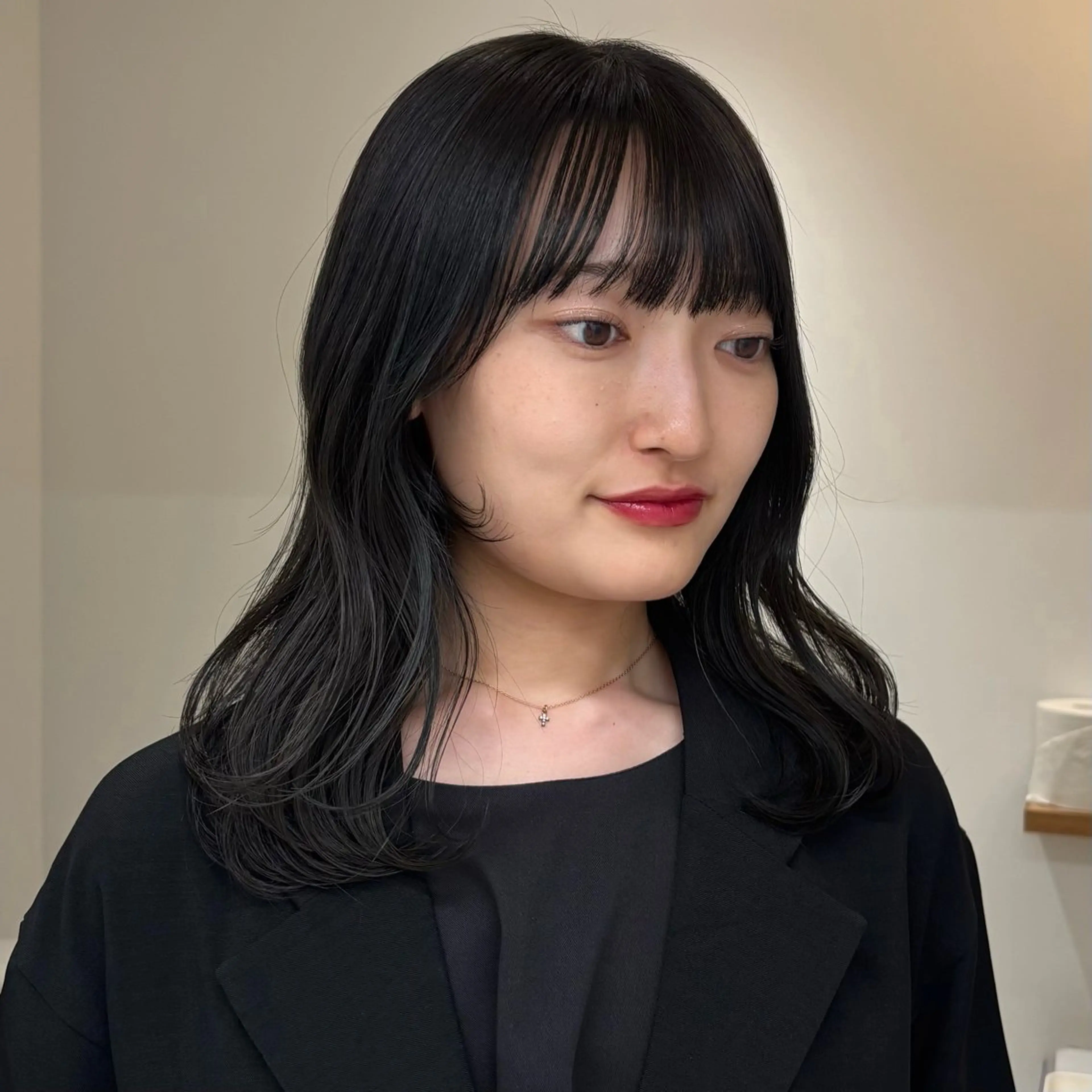 セミロング カット ヘアカラー トリートメント 盛れる透明感カラー・ momokaのヘアスタイル