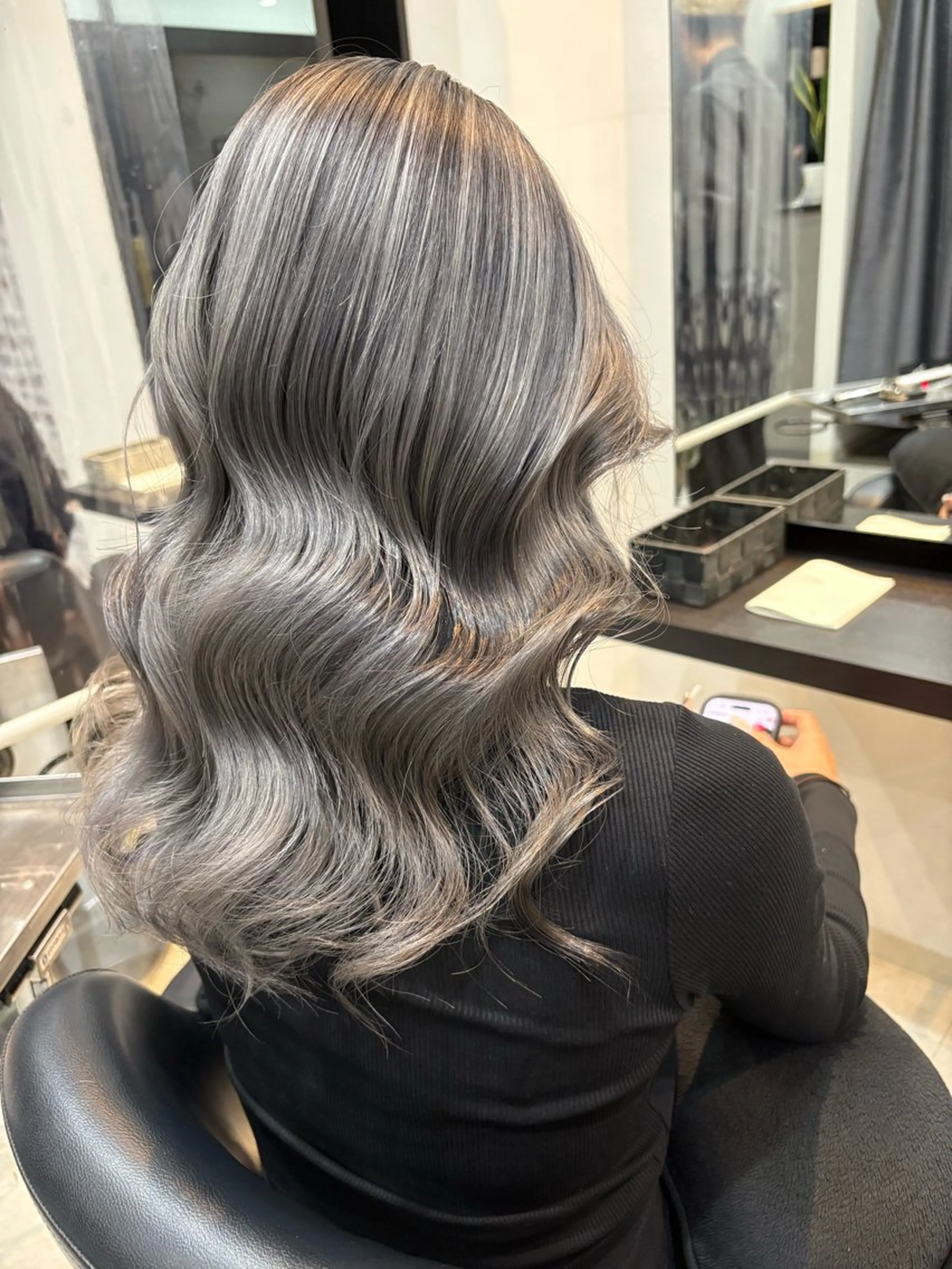 ロング カラー バレイヤージュ ブリーチ シルバー レイヤーカット 美容室シャルム⭐️ 清水　勇希🩷のヘアスタイル